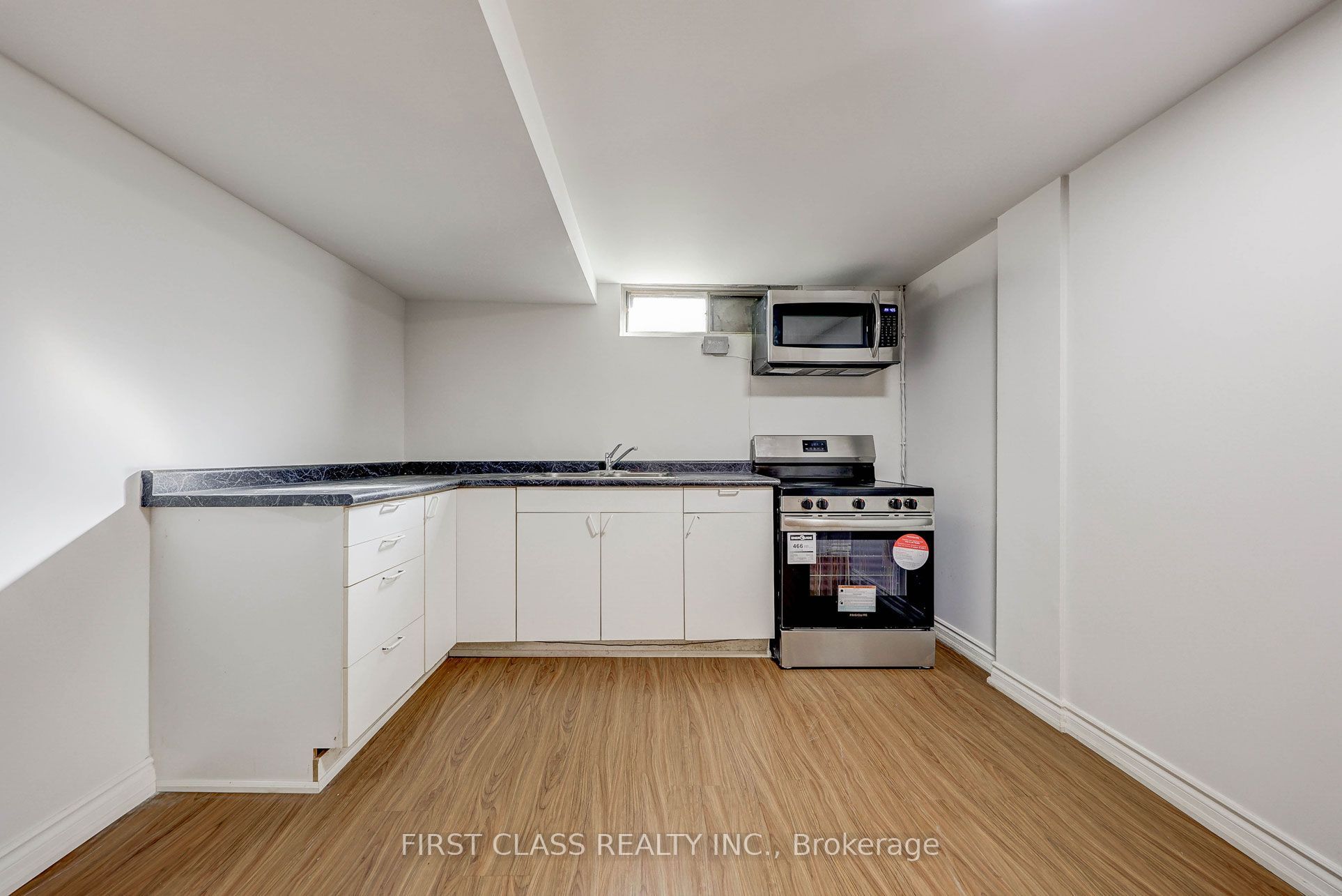 Unit Basement - 214 Linden Avenue, Scarborough 4