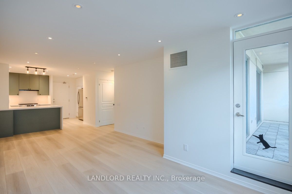 Unit 512 - 1863 Queen Street E, Toronto 4