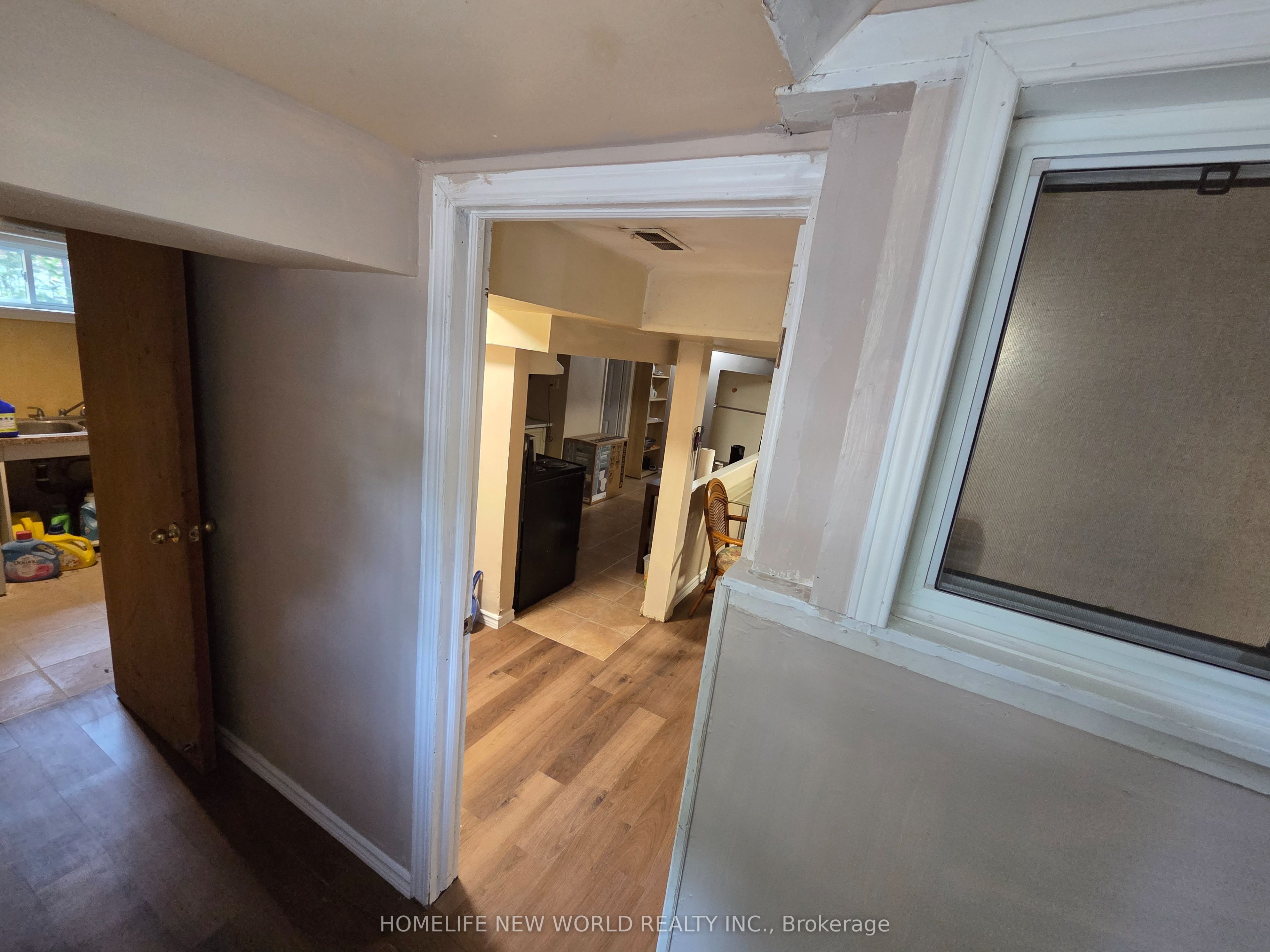 Unit Bsmt - 19 Benfrisco Crescent S, Scarborough 5
