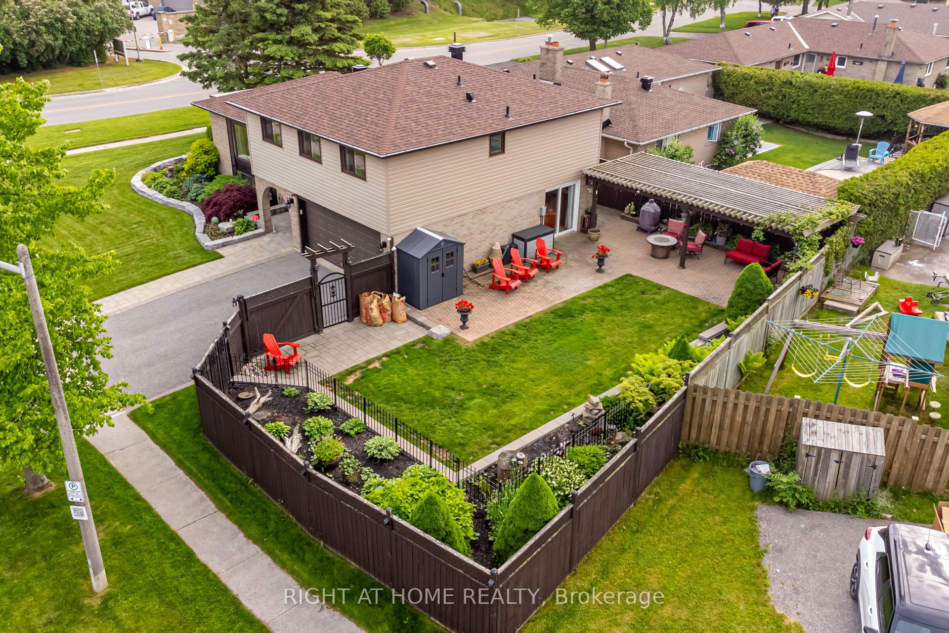 51 Lewin Crescent, Ajax 2