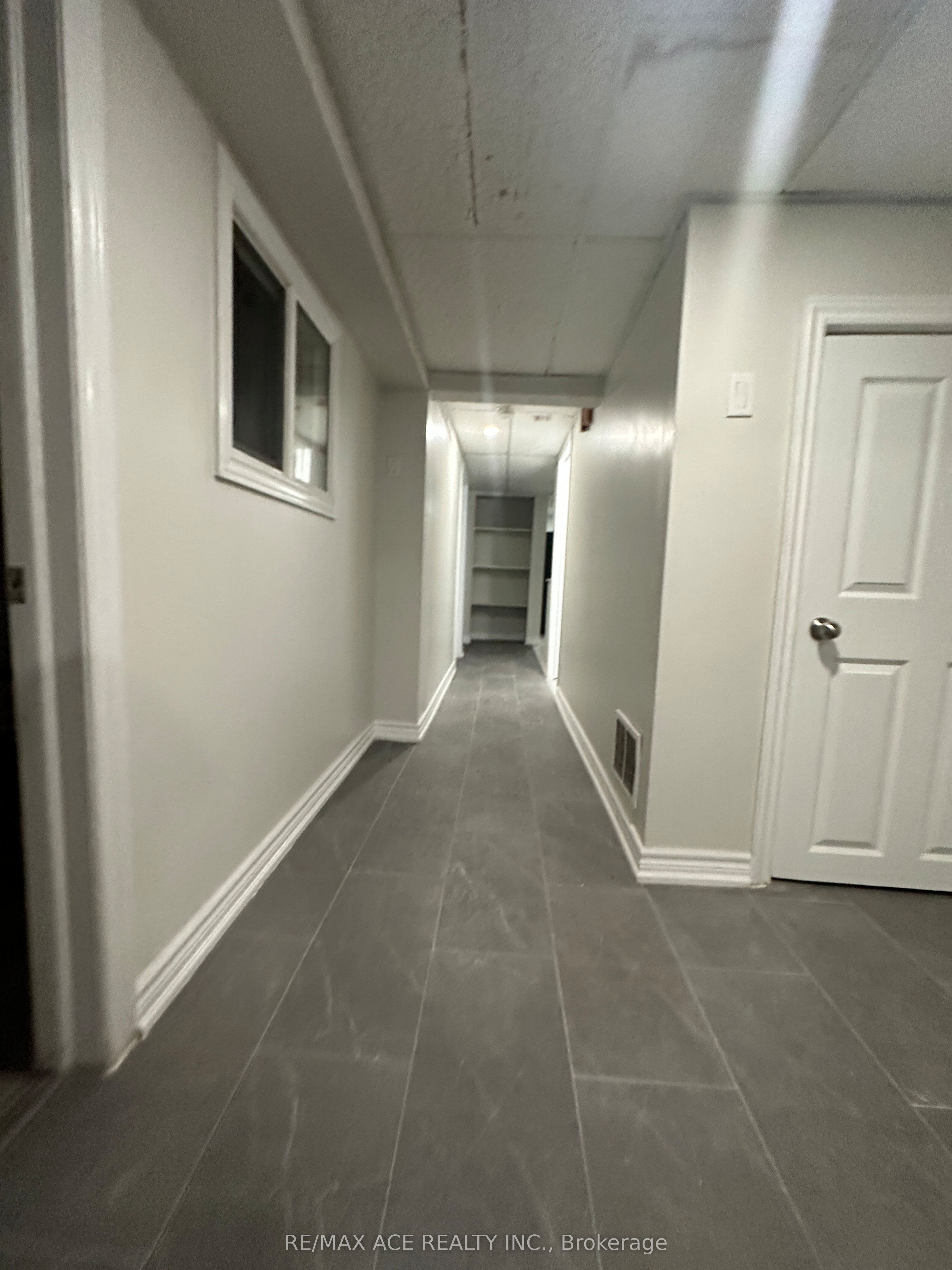 Unit Bsmt - 23 Gemshaw Crescent, Scarborough 2