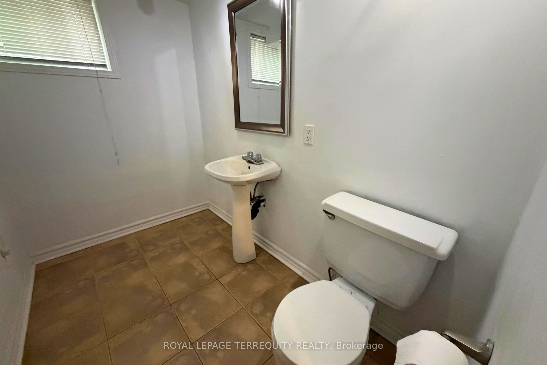 Unit Basement - 43 Holland Avenue, Toronto 5