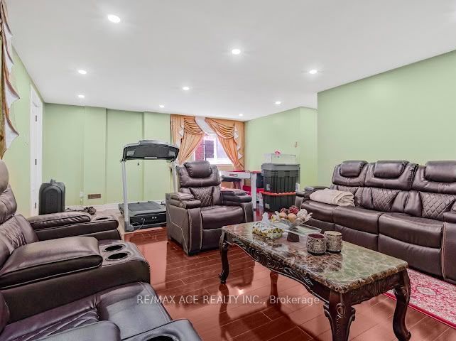 Unit Bsmt - 149 Nelson Street, Scarborough 3