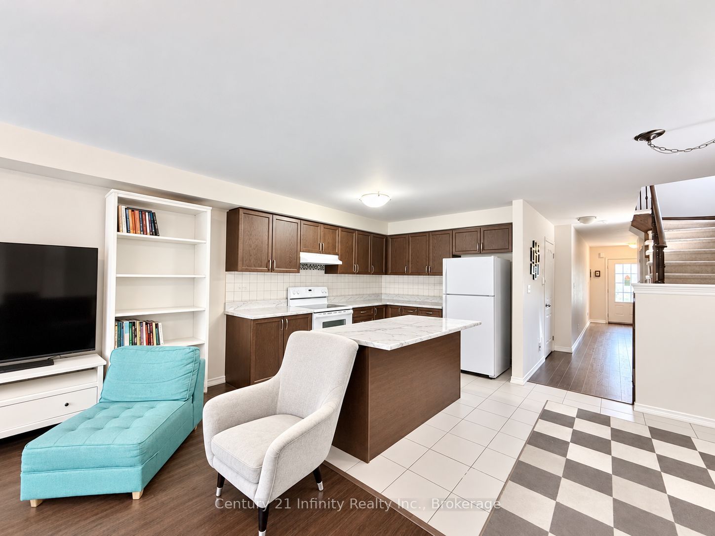 2339 Dress Circle Crescent, Oshawa 5