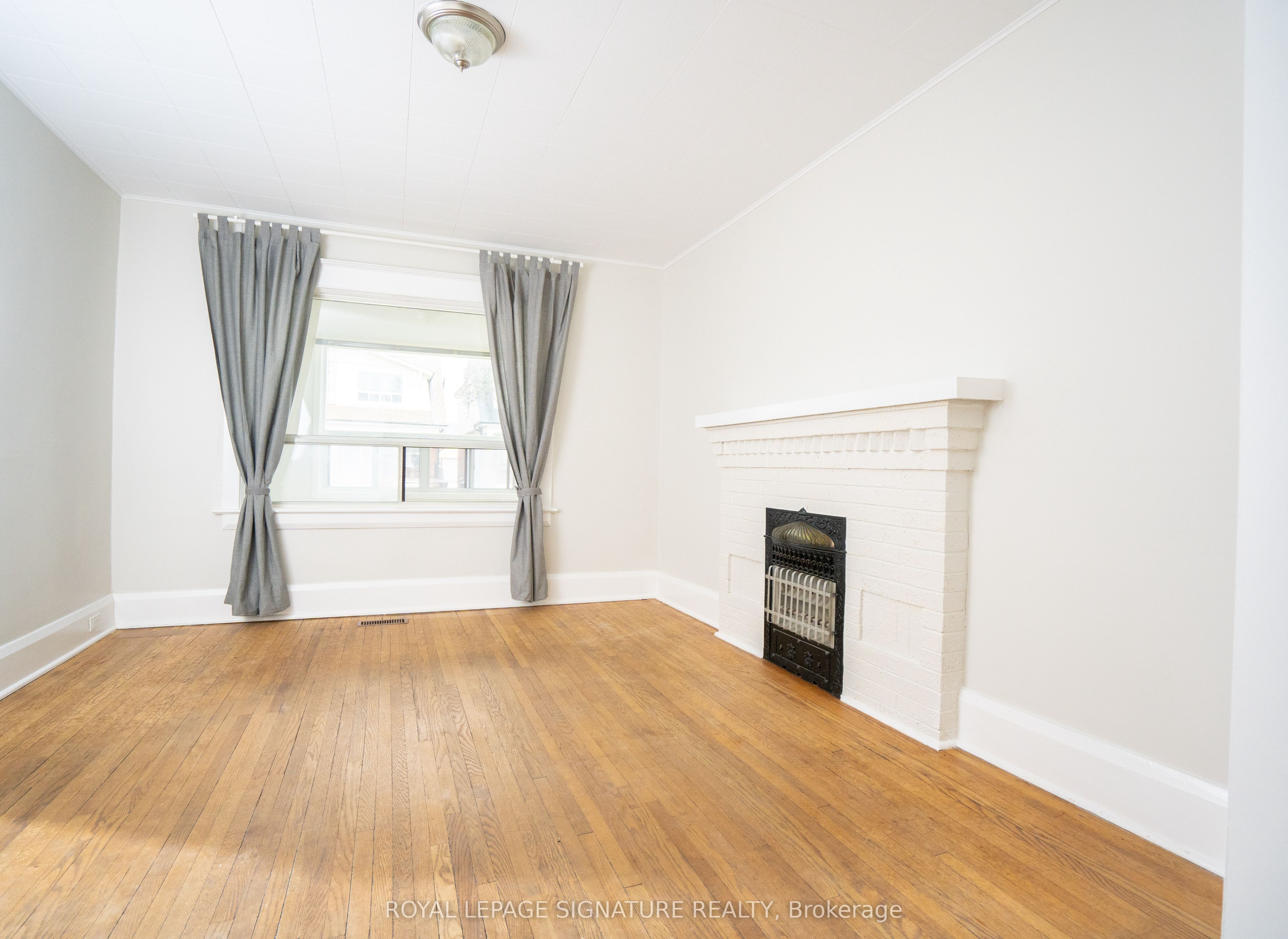 Unit Upper - 393 Milverton Boulevard, Toronto 2