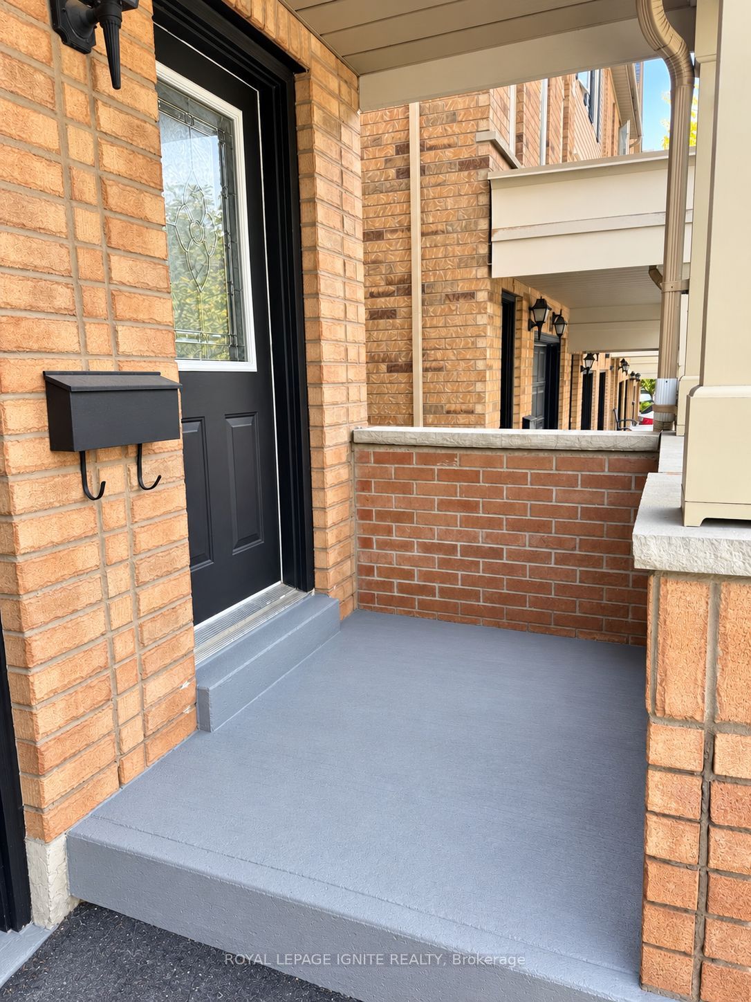 15 Mcgonigal Lane, Ajax 2