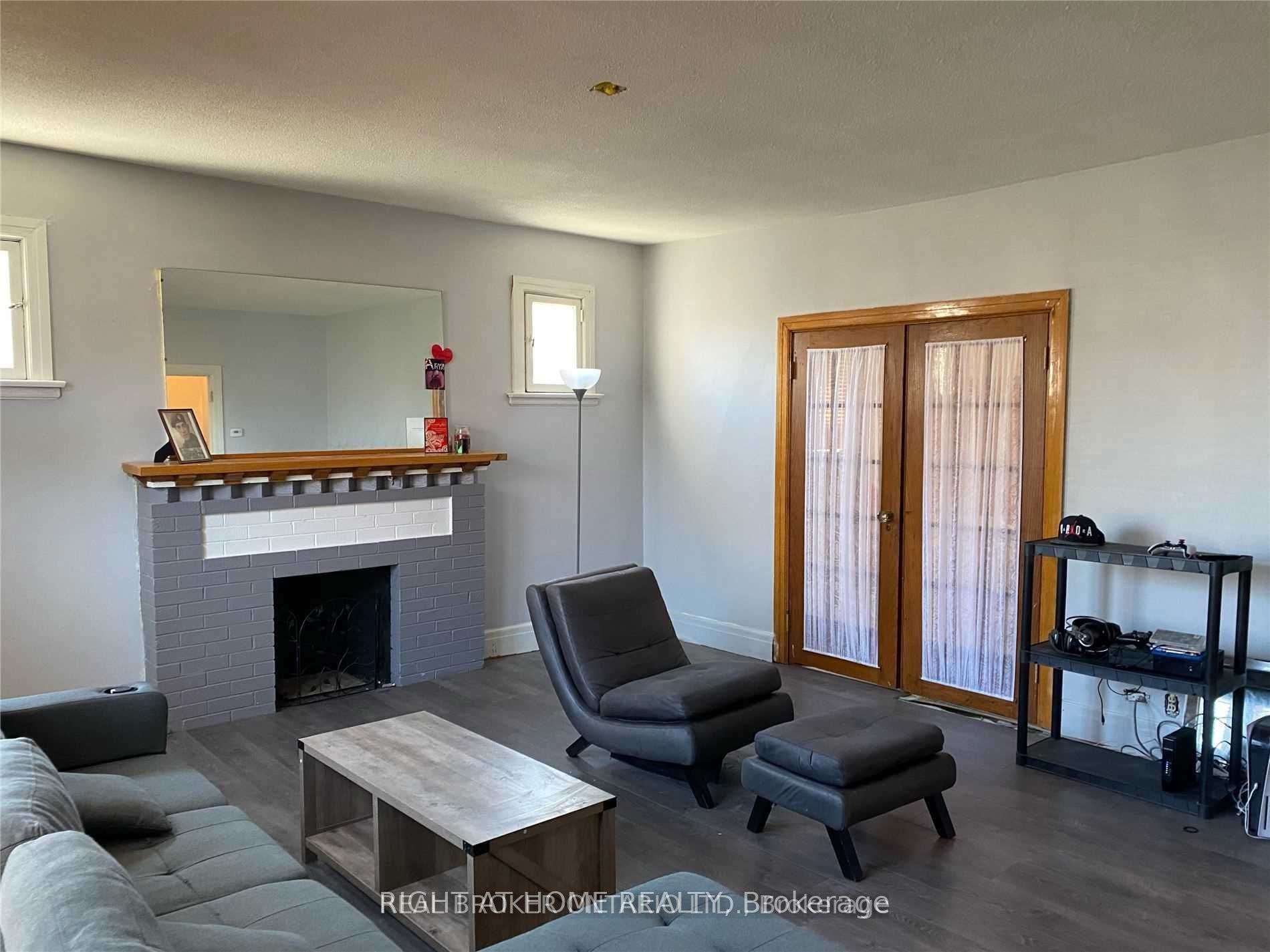 Unit Main - 210 Mary Street N, Oshawa 2