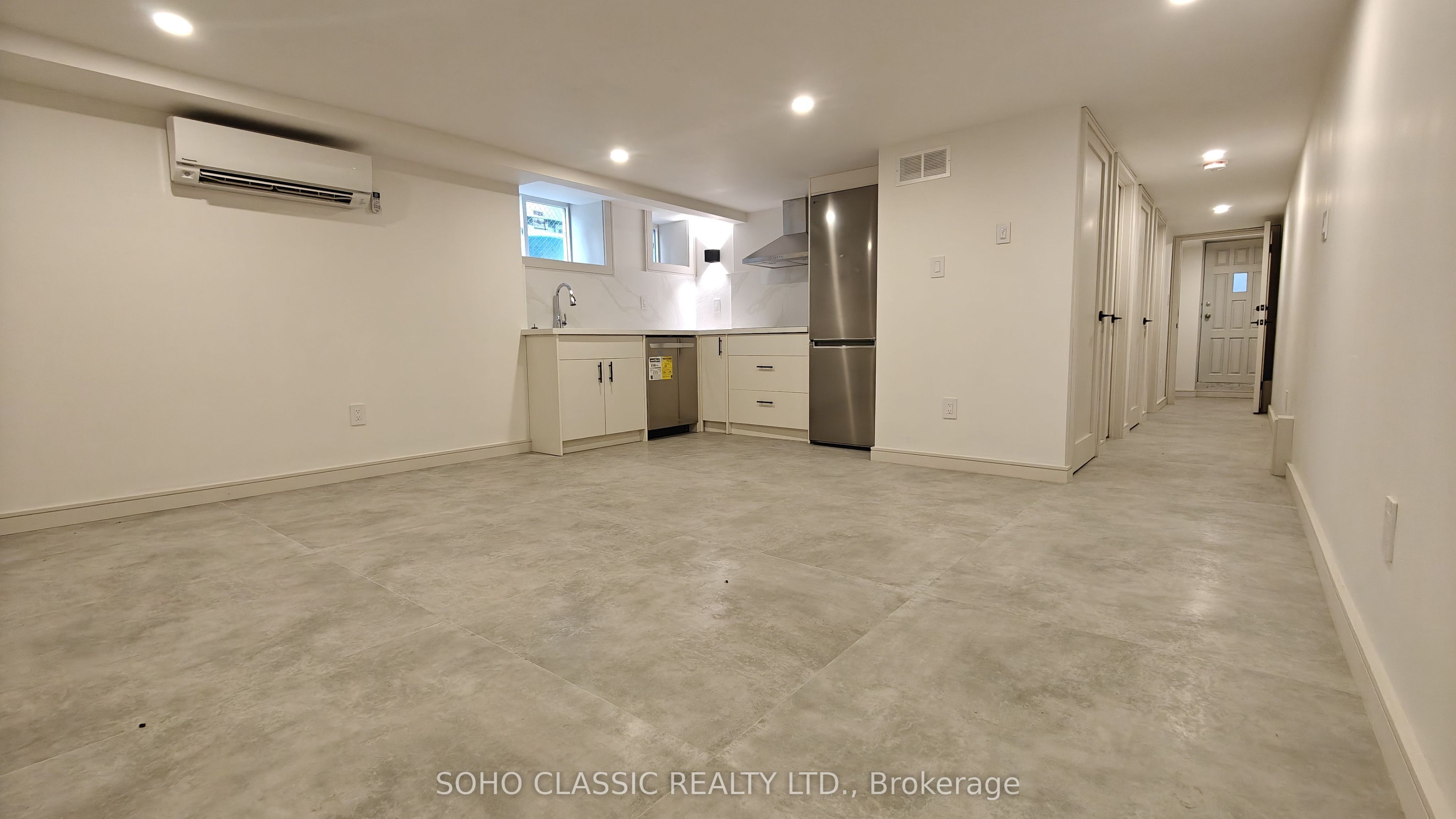 23 Fernwood Park Avenue, Toronto 2