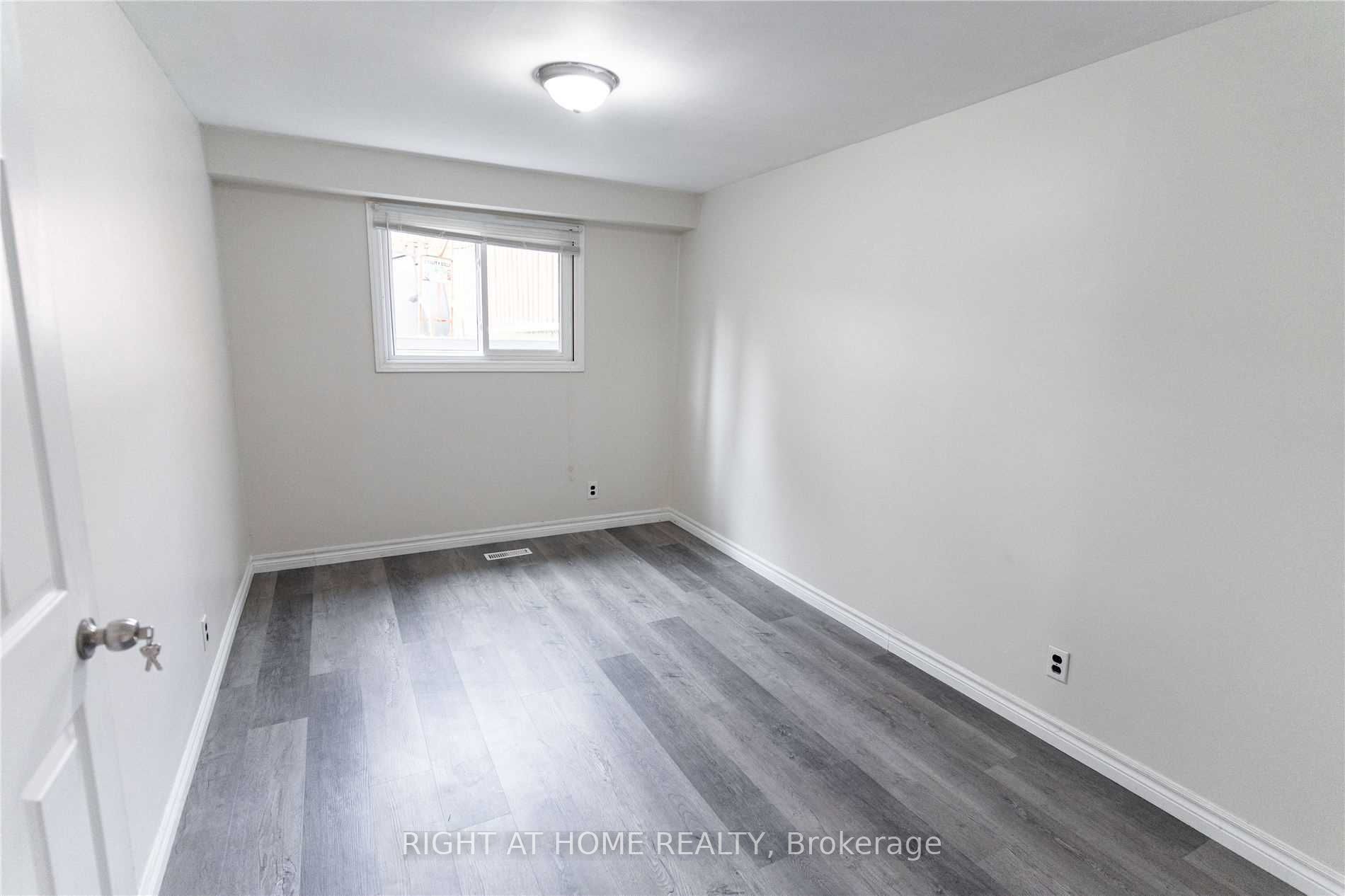 270 Coventry Court, Oshawa 3