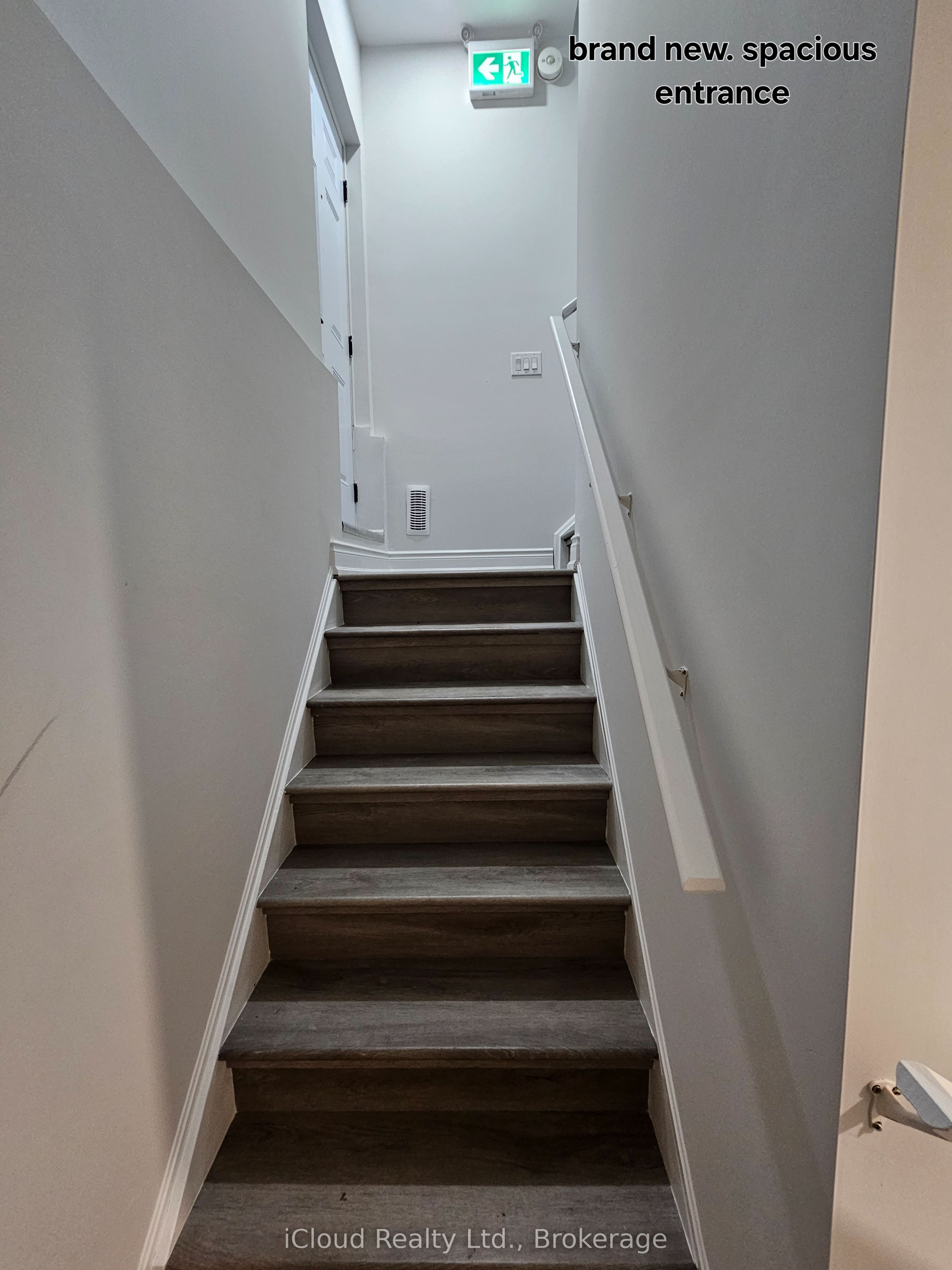 Unit Bsmt - 95 Northglen Boulevard, Clarington 3