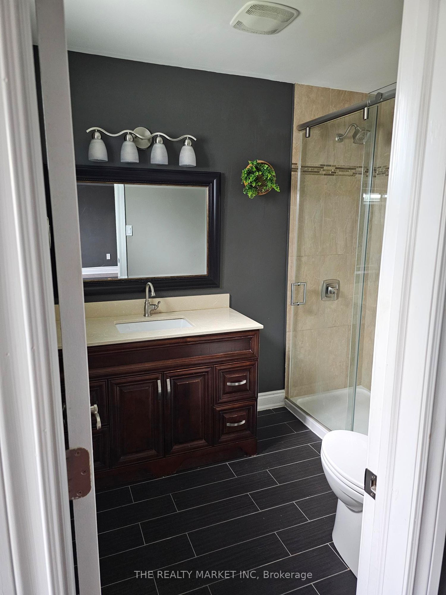 Unit Room - 102 William Stephenson Drive, Whitby 5
