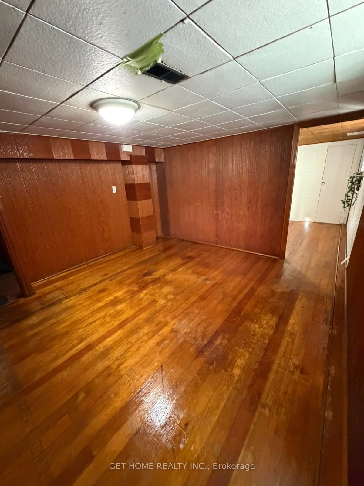 Unit Basement - 105 St Hubert Avenue, Toronto 2