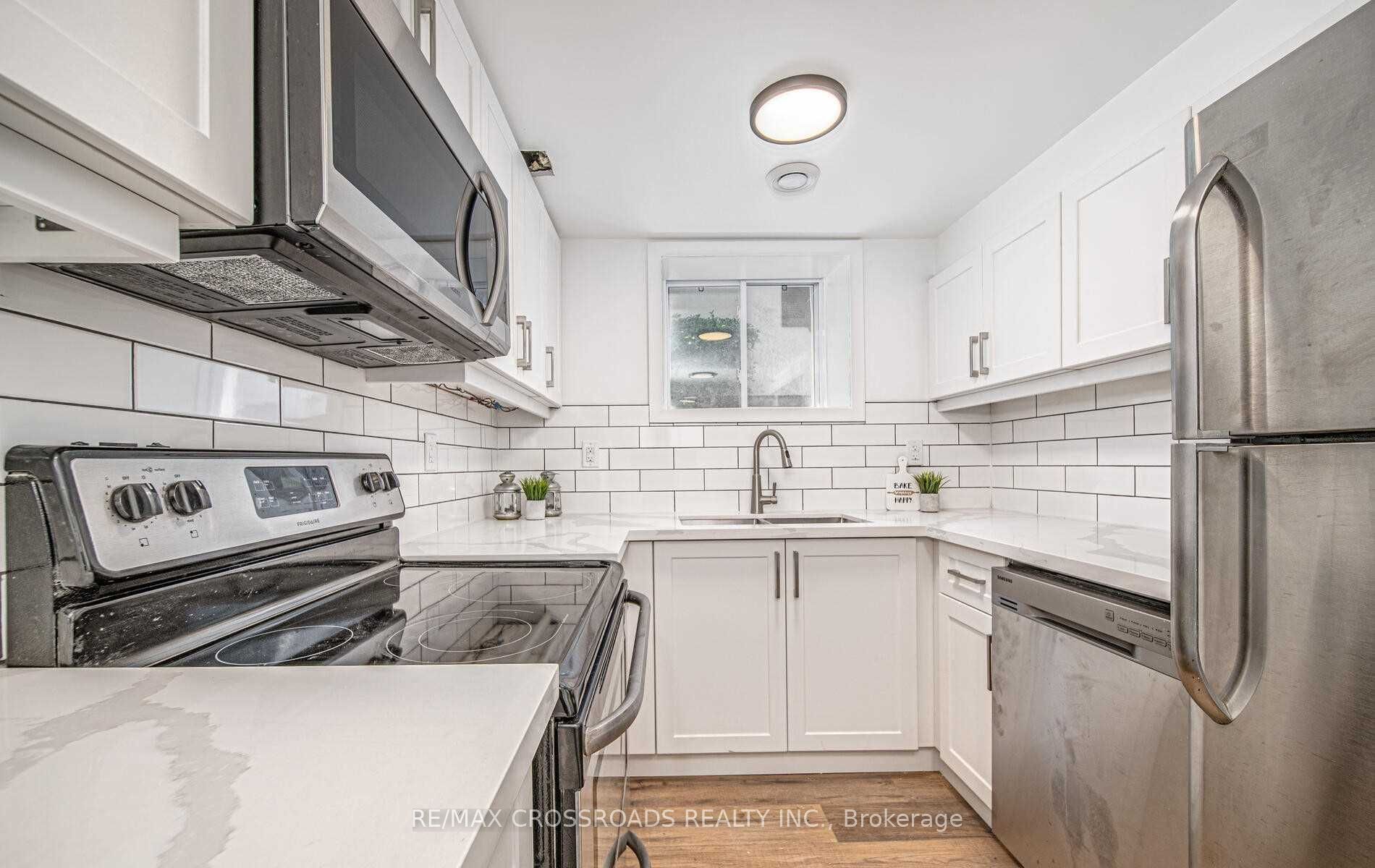 Unit Lower - 91 Mclaughlin Boulevard, Oshawa 3