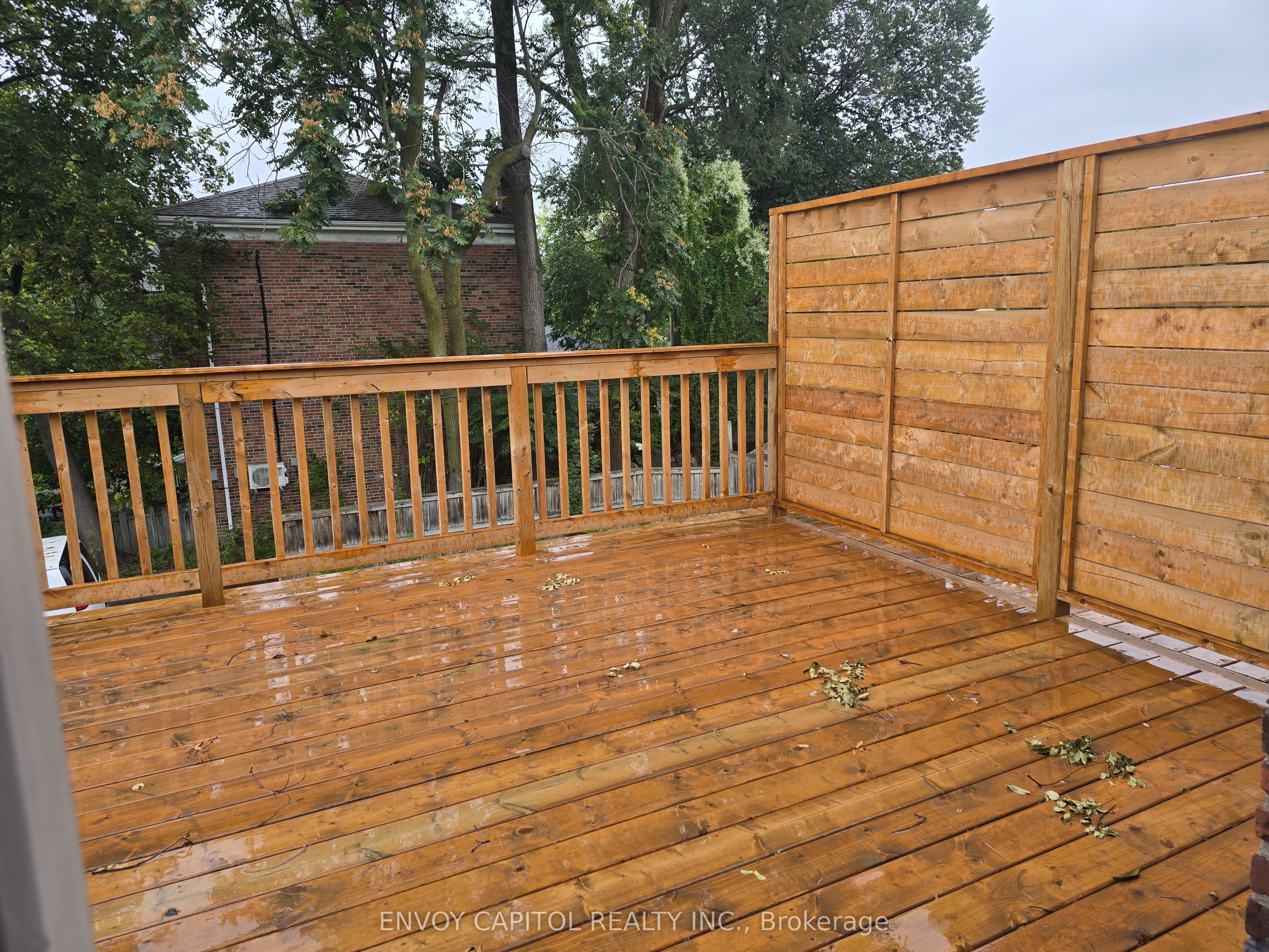 Unit 1352 Upper - 1354 Queen Street E, Toronto 2