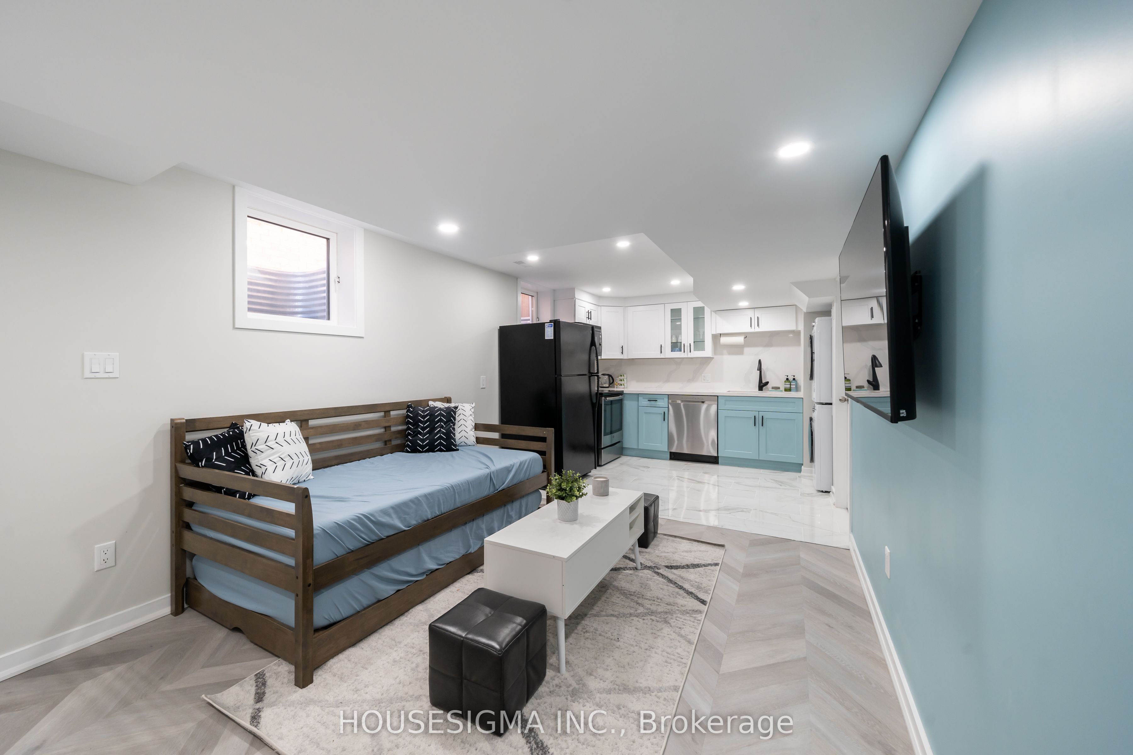 Unit Bsmt - 119 Toscana Drive, Whitby 3