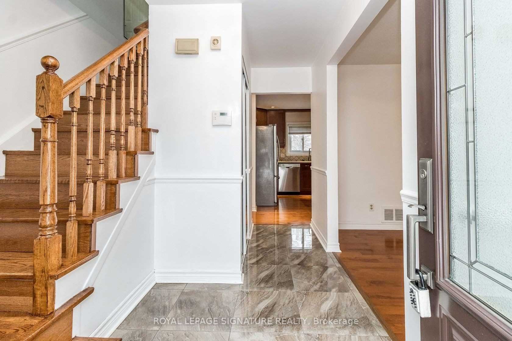 Unit Upper - 19 Starlake Drive, Scarborough 2