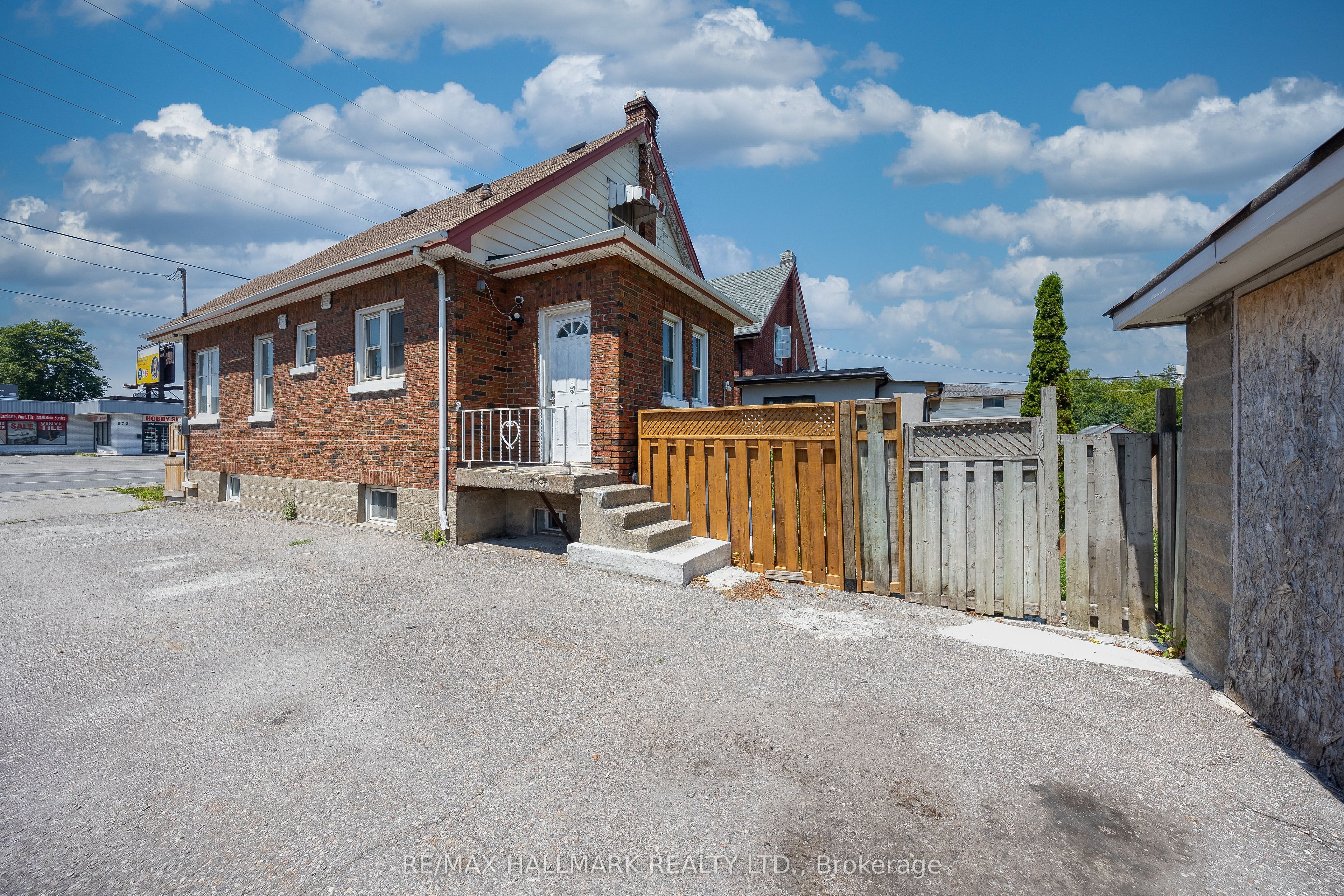 559 Ritson Road S, Oshawa 3
