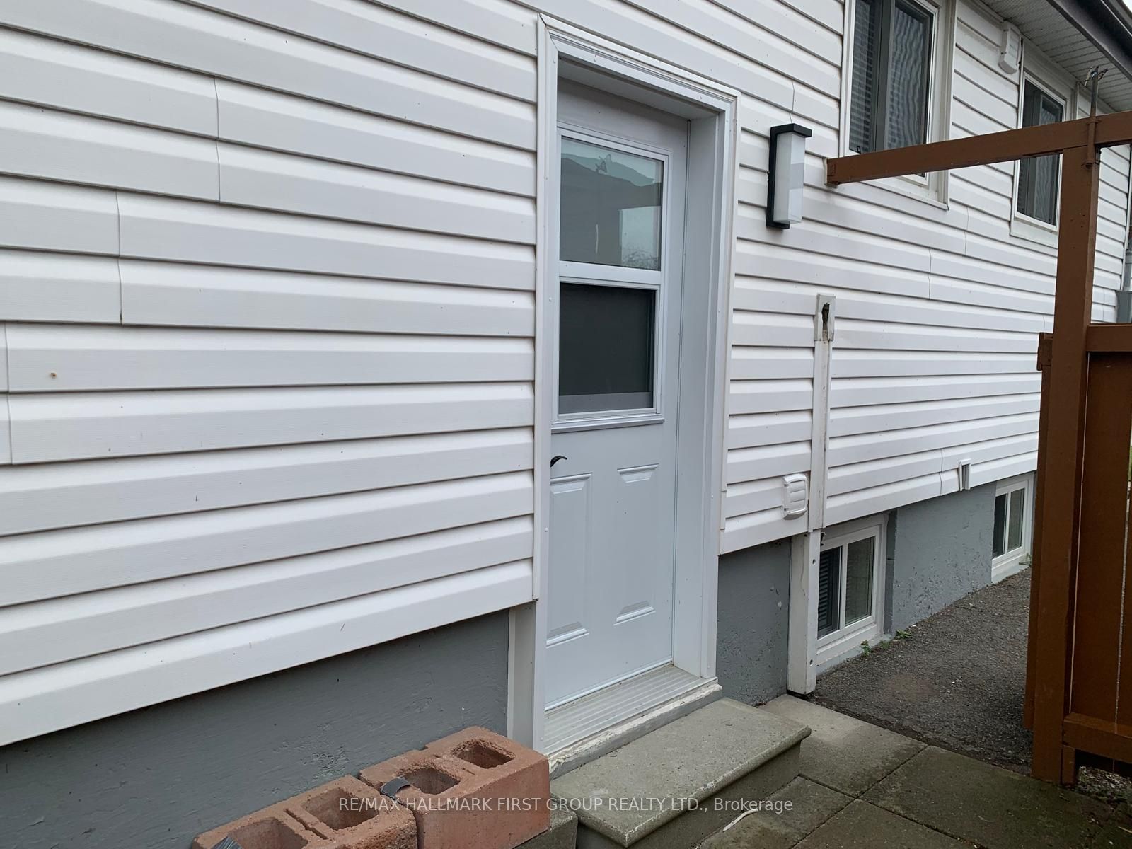 Unit LOWER - 731 Yeremi Street, Pickering 2