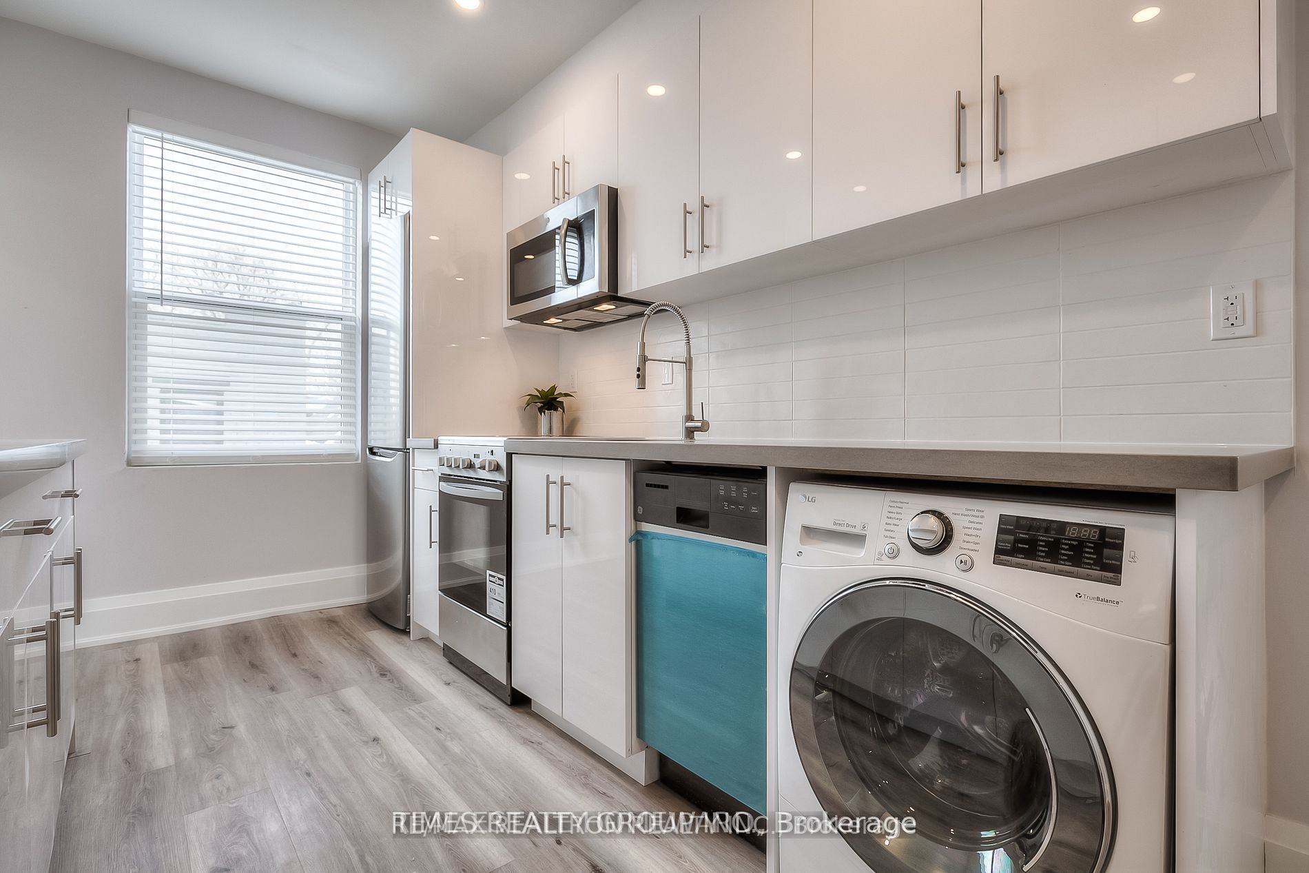 Unit 3 - 1492 DUNDAS Street E, Toronto 3