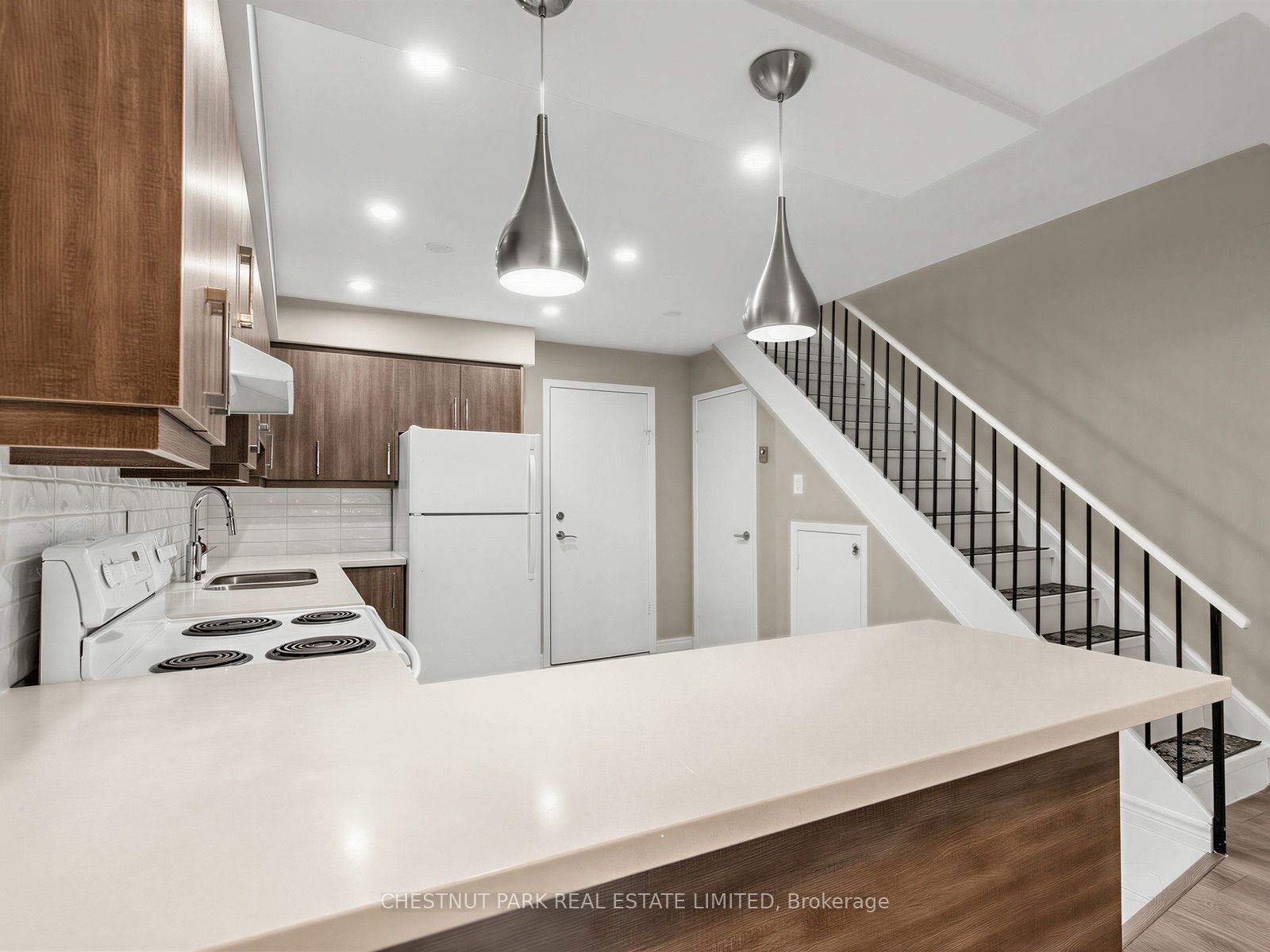 Unit 2 - 880 Broadview Avenue, Toronto 5