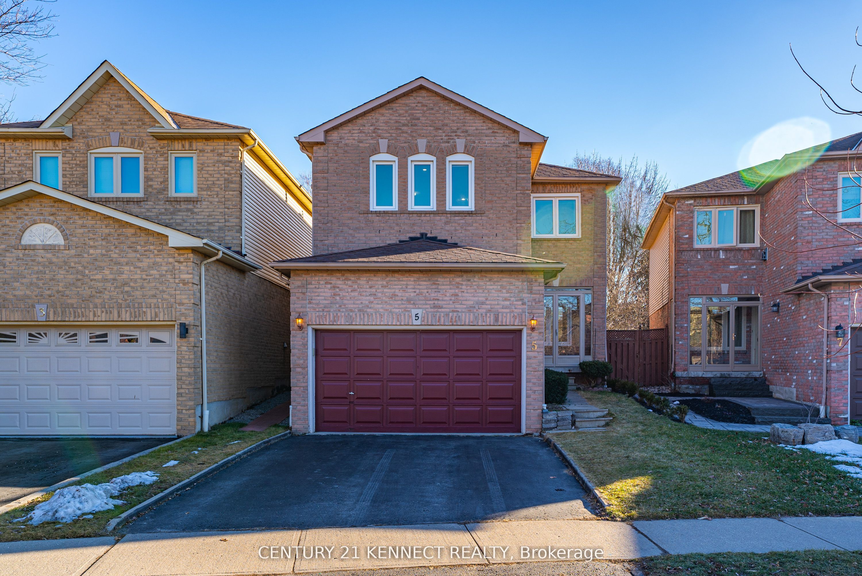 5 Knotty Pine Drive, Whitby 2