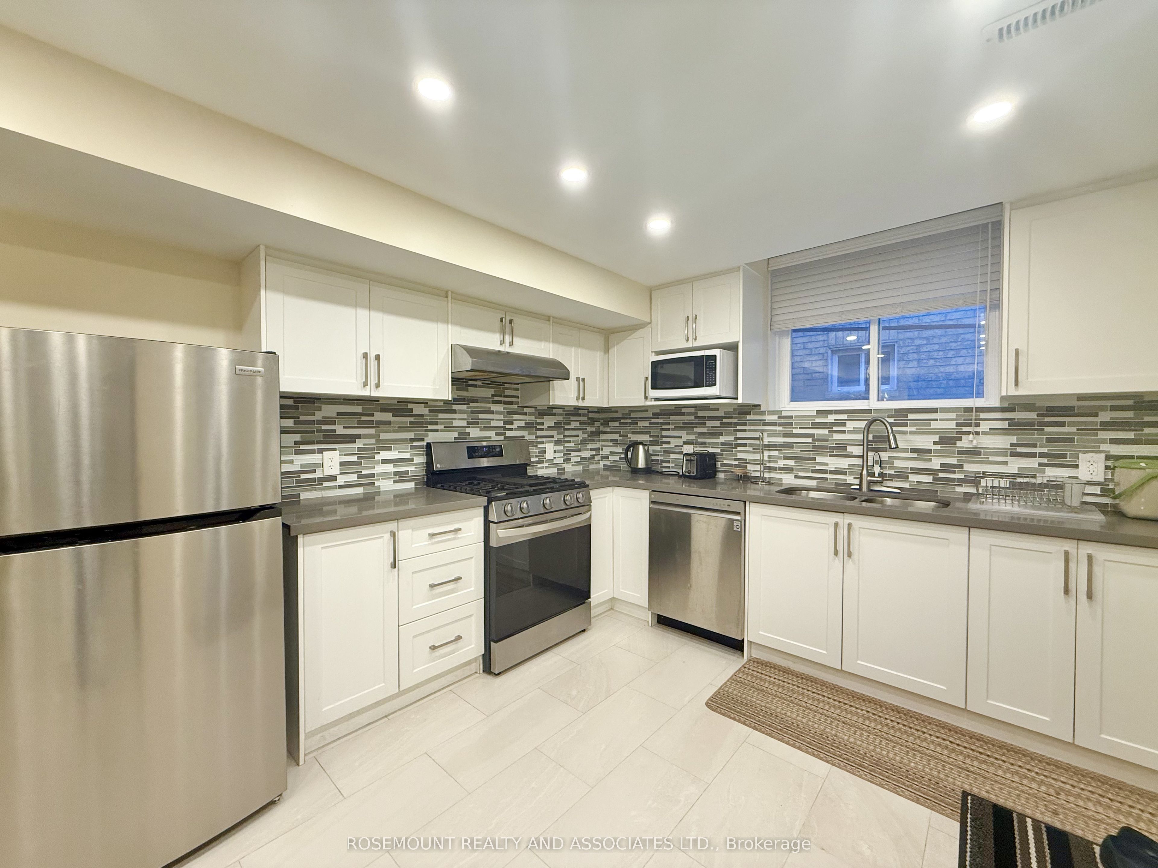 Unit Bsmt - 4 Hania Terrace, Scarborough 2