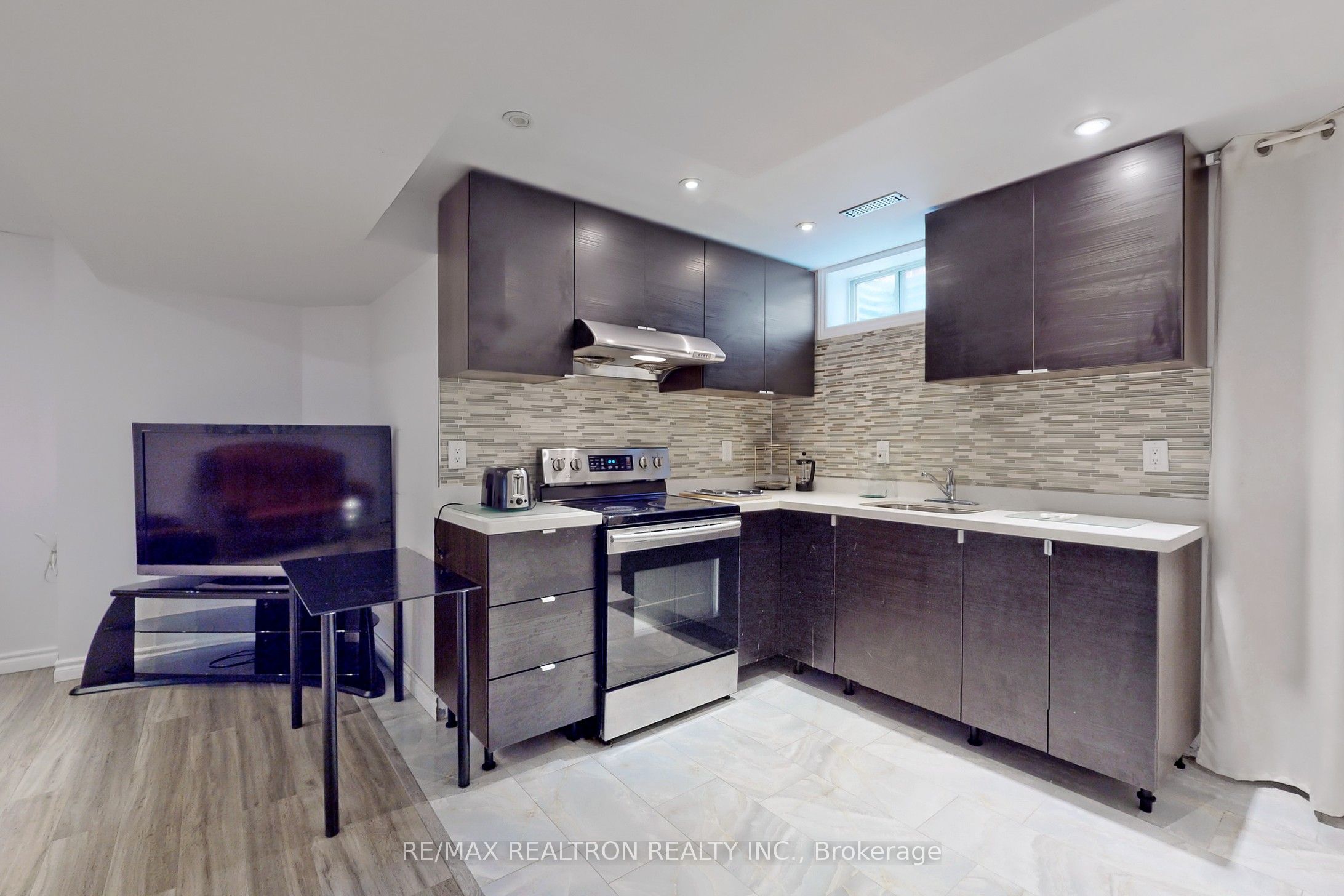 Unit Bsmt - 32 Subrisco Avenue, Richmond Hill 3