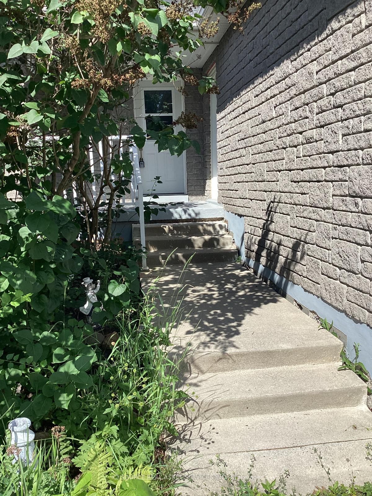 Unit Upper - 72 Adams Street, Bradford West Gwillimbury 2