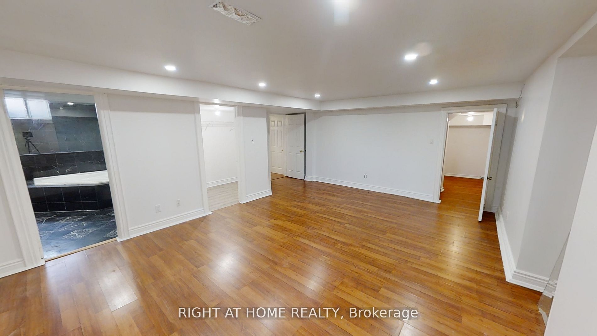 Unit Lower - 31 NORTHGATE Crescent E, Richmond Hill 2