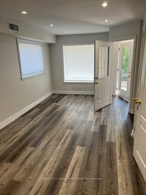 6397 MAIN Street, Whitchurch-Stouffville 2