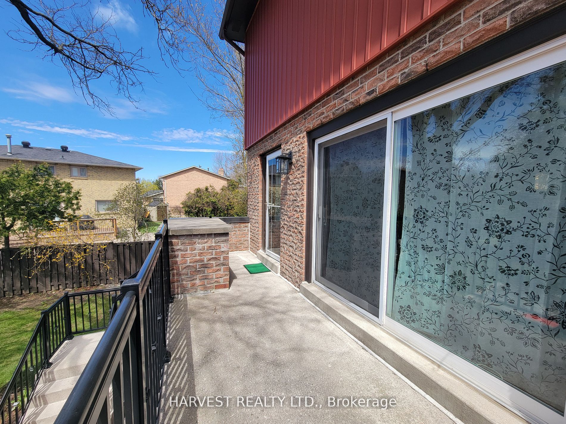 55 Ashglen Way, Markham 3