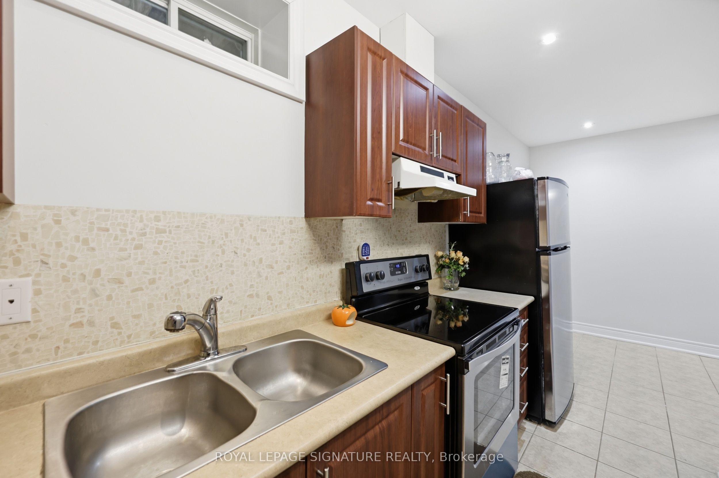 Unit Bsmt - 221 Peak Point Boulevard, Vaughan 5