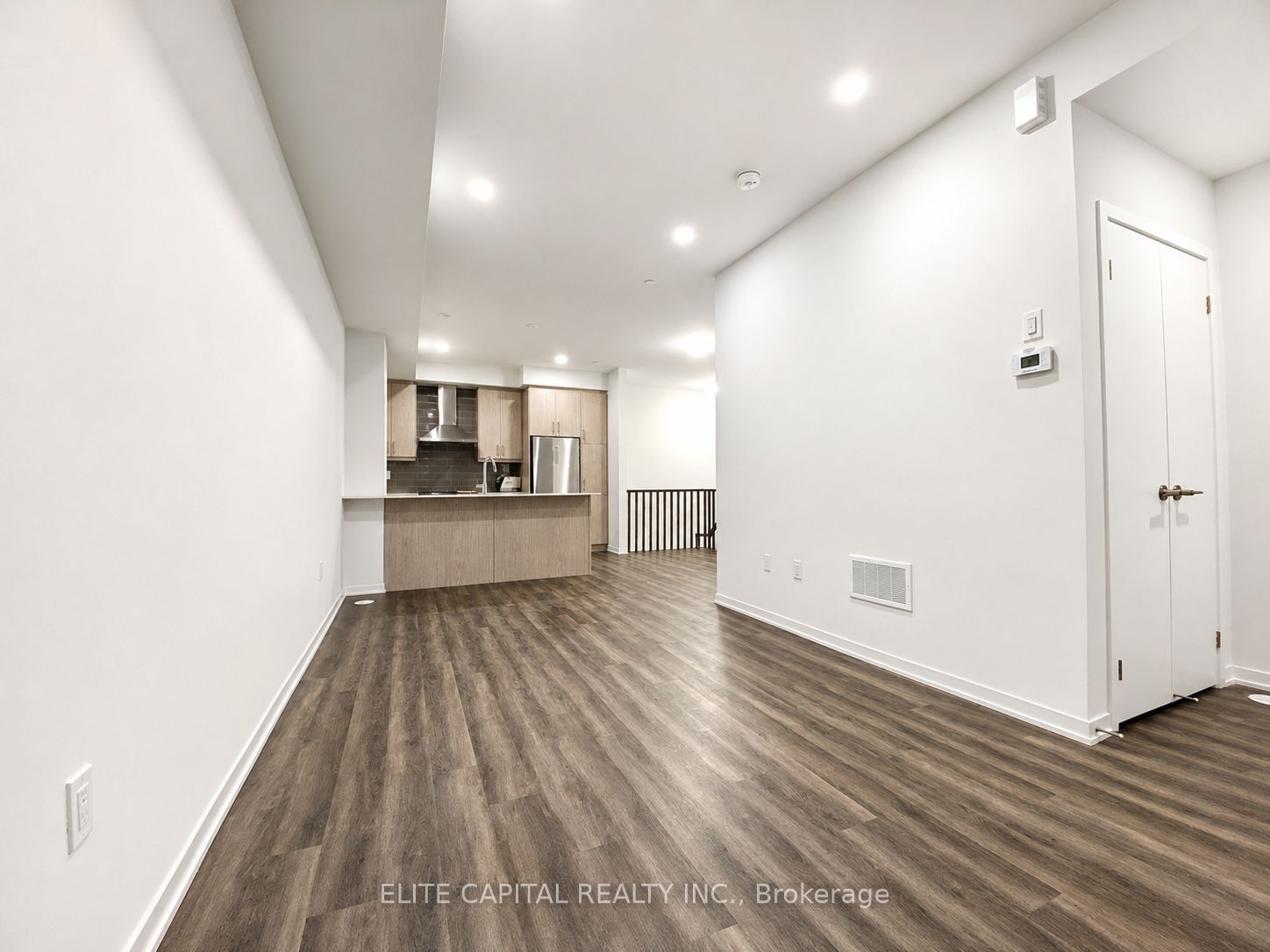 Unit 351 - 100 Honeycrisp Crescent, Vaughan 3
