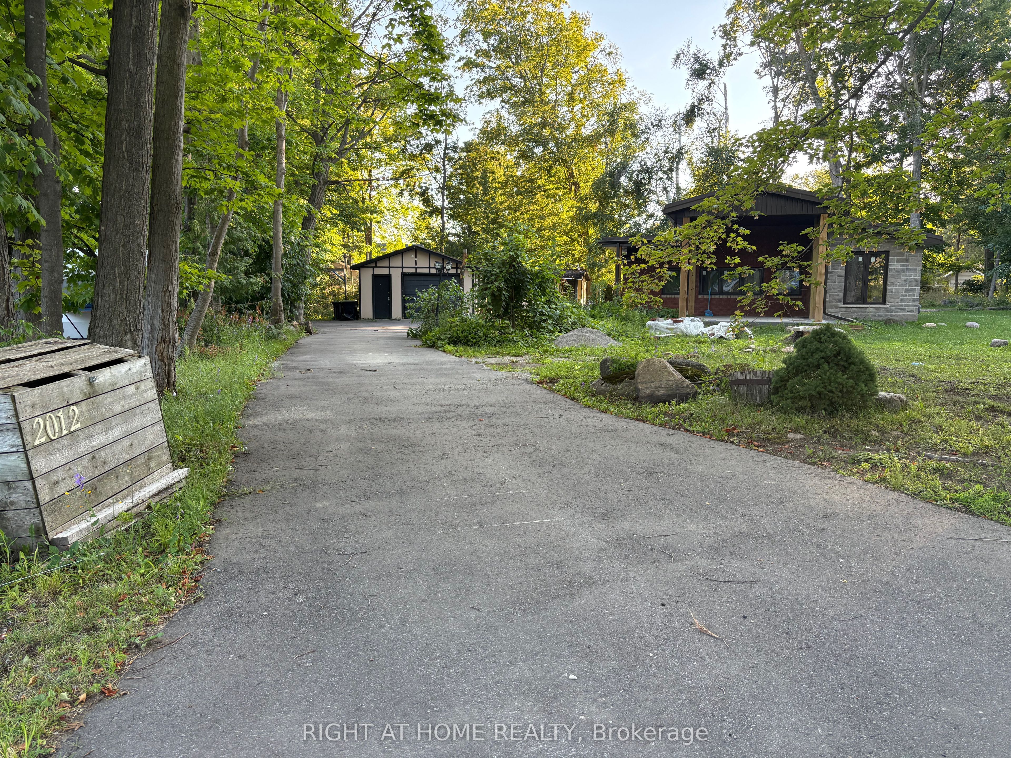 2012 Inglewood Drive, Innisfil 1