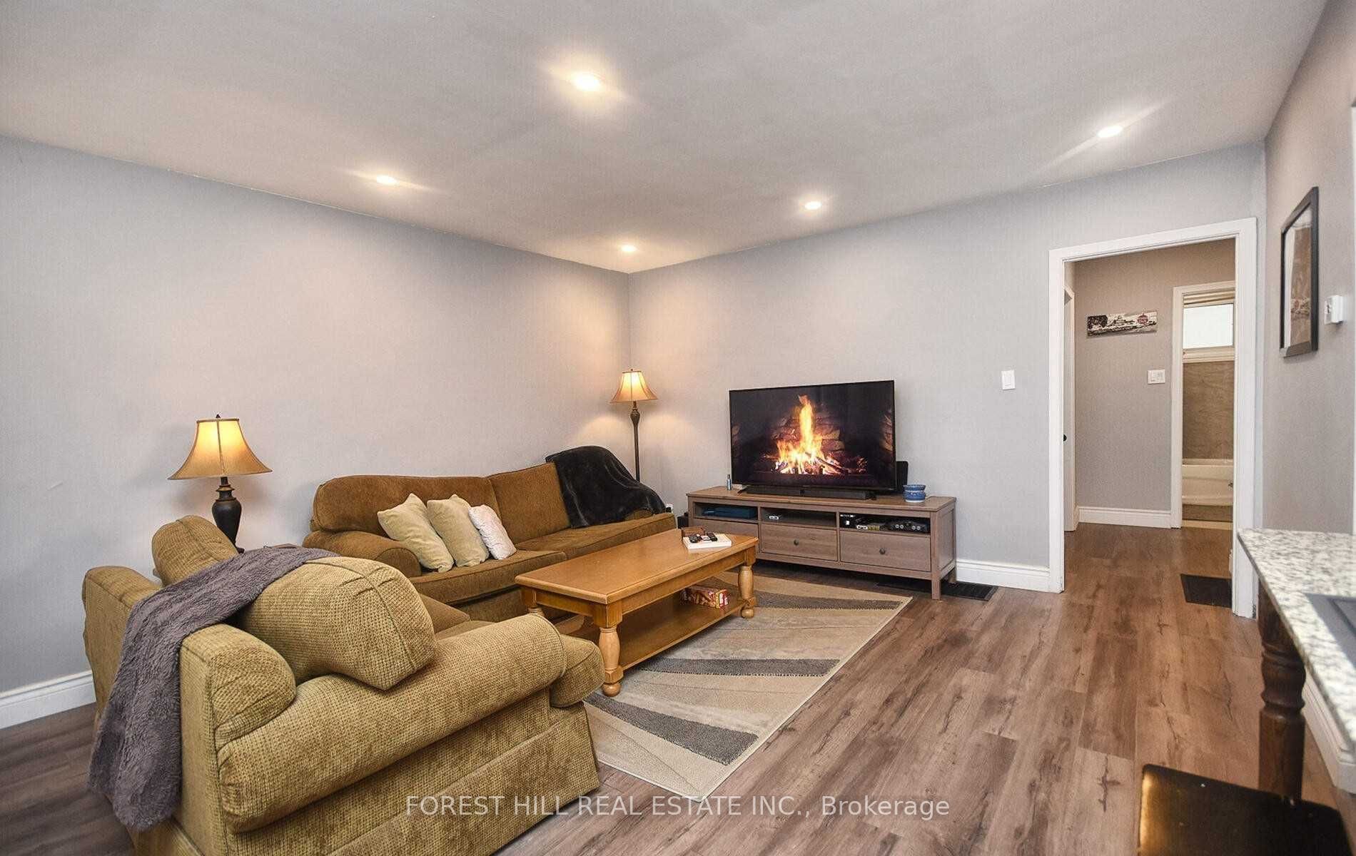 Unit Main Fl - 304 Demaine Crescent, Richmond Hill 3