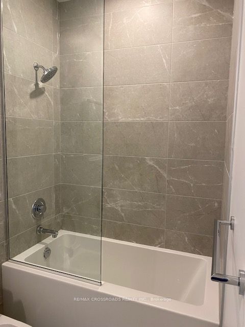 Unit 1404 - 21 Meadowvale Road, Vaughan 5