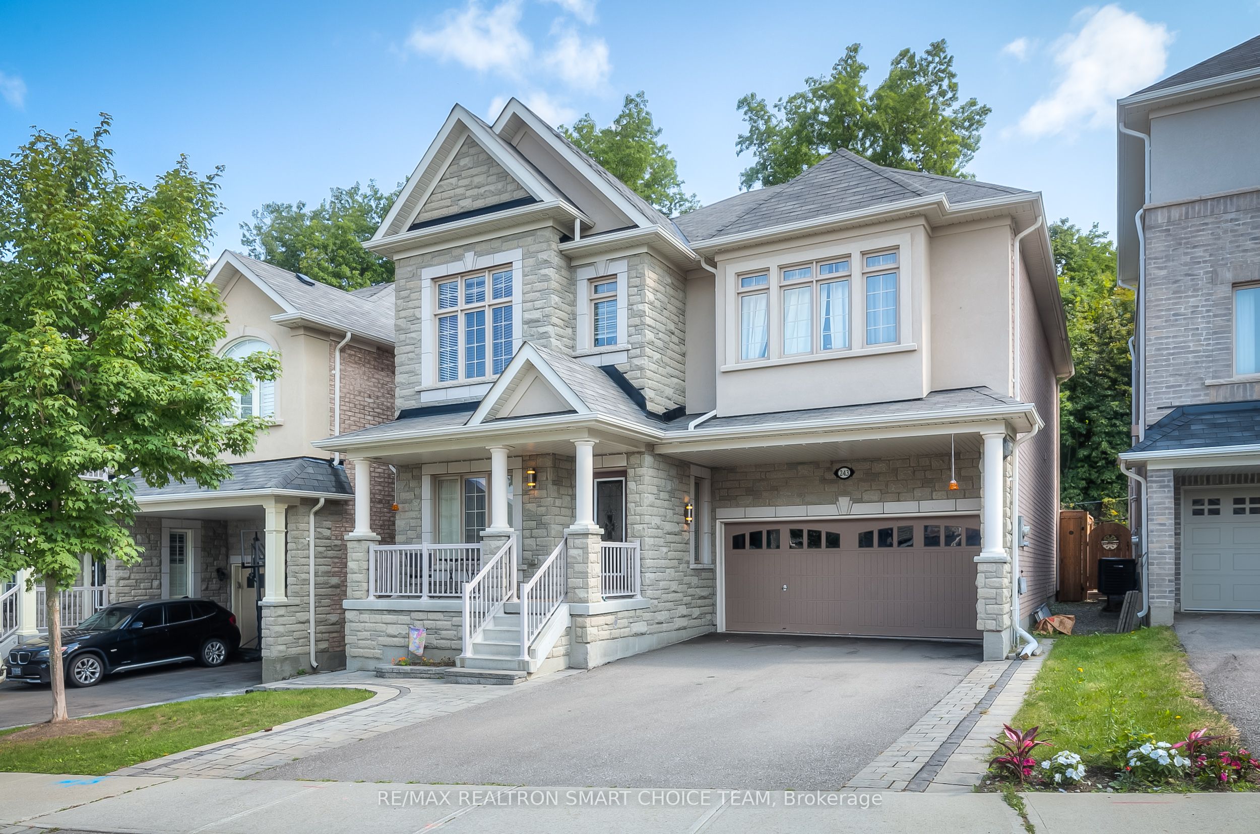 Unit Bsmt - 243 Gord Clelland Gate, Newmarket 2