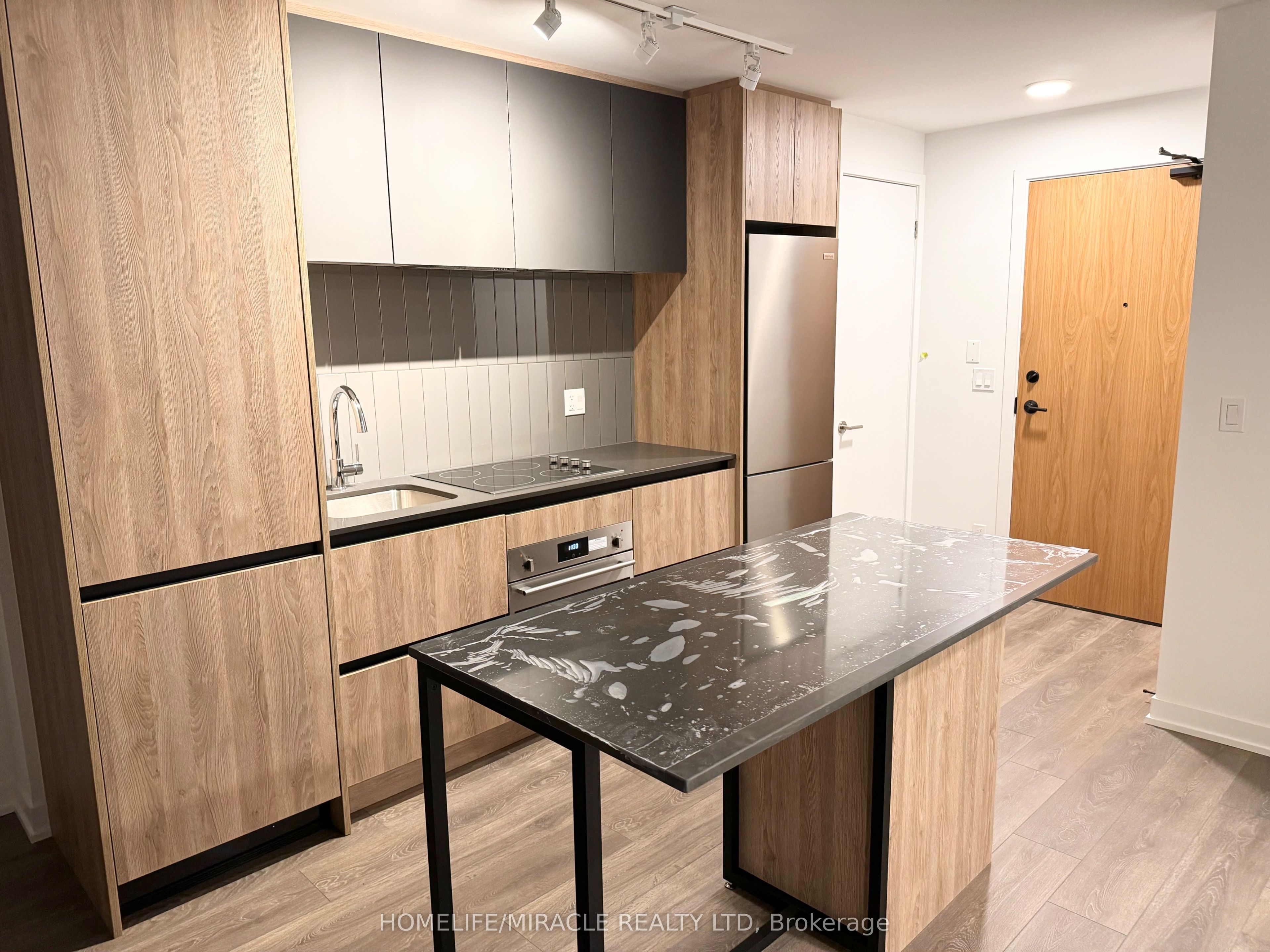 Unit 2210 - 7950 Bathurst Street, Vaughan 2