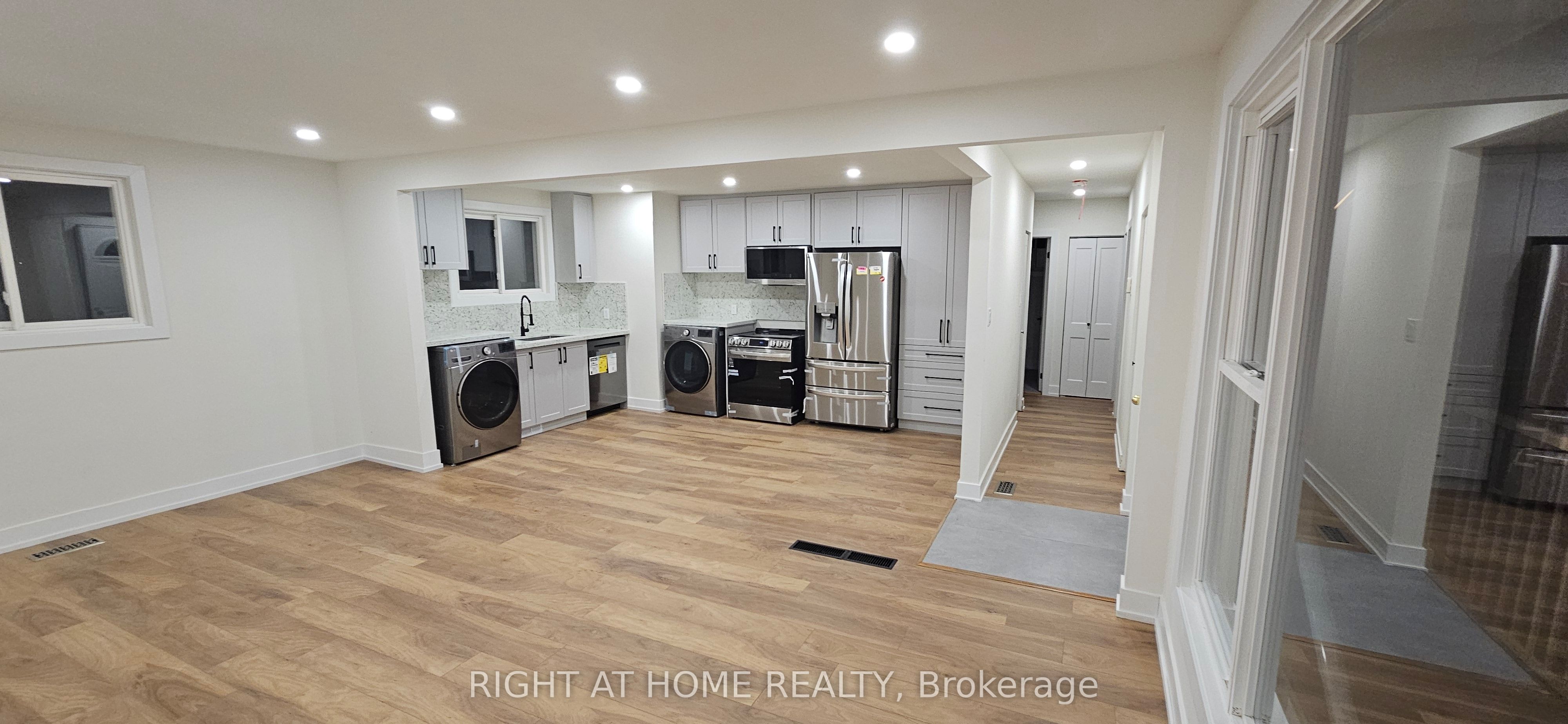 Unit Main Floor - 38 Jasper Drive, Aurora 3