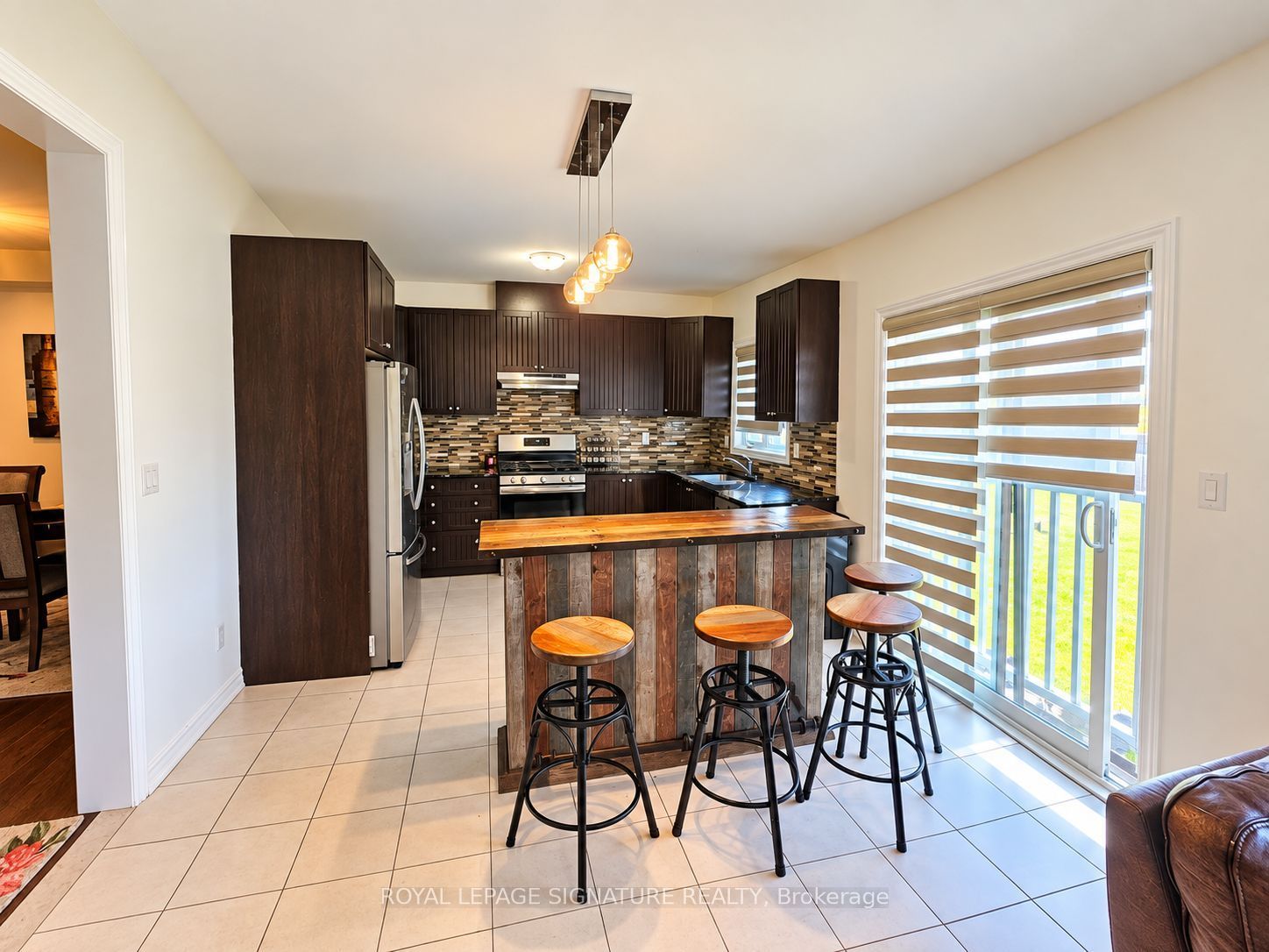 102 Terry Clayton Avenue, Brock 4