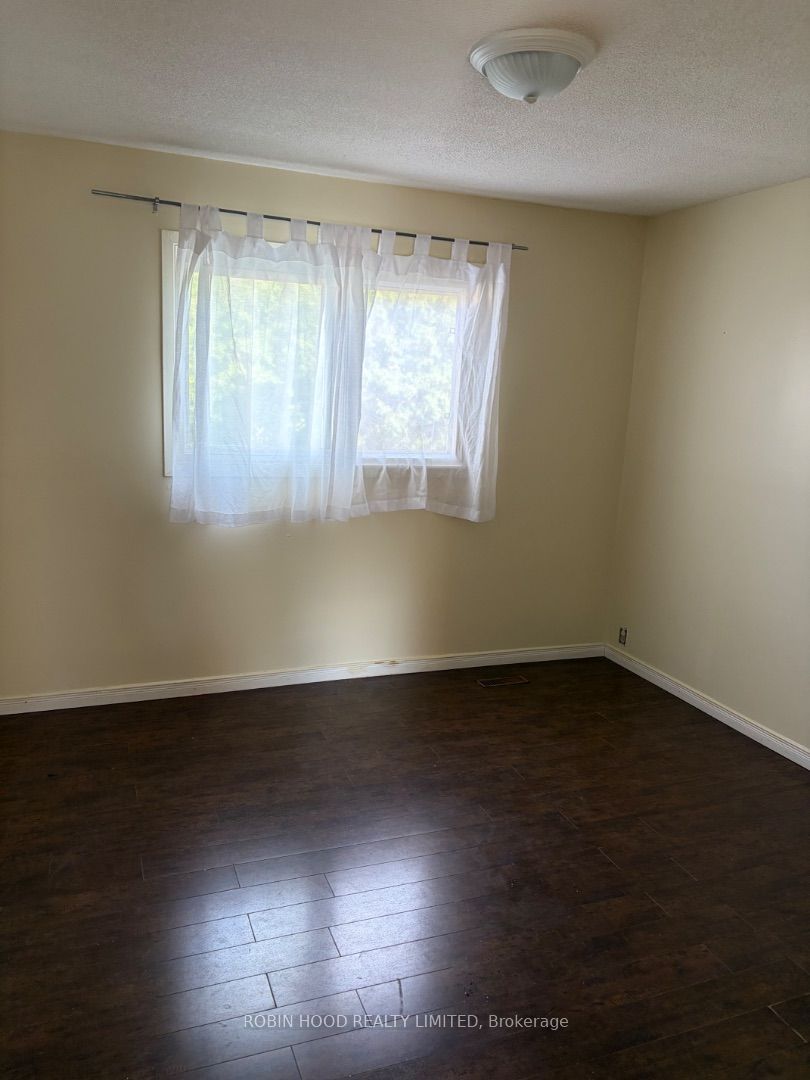 5 Cottonwood Court, Markham 2