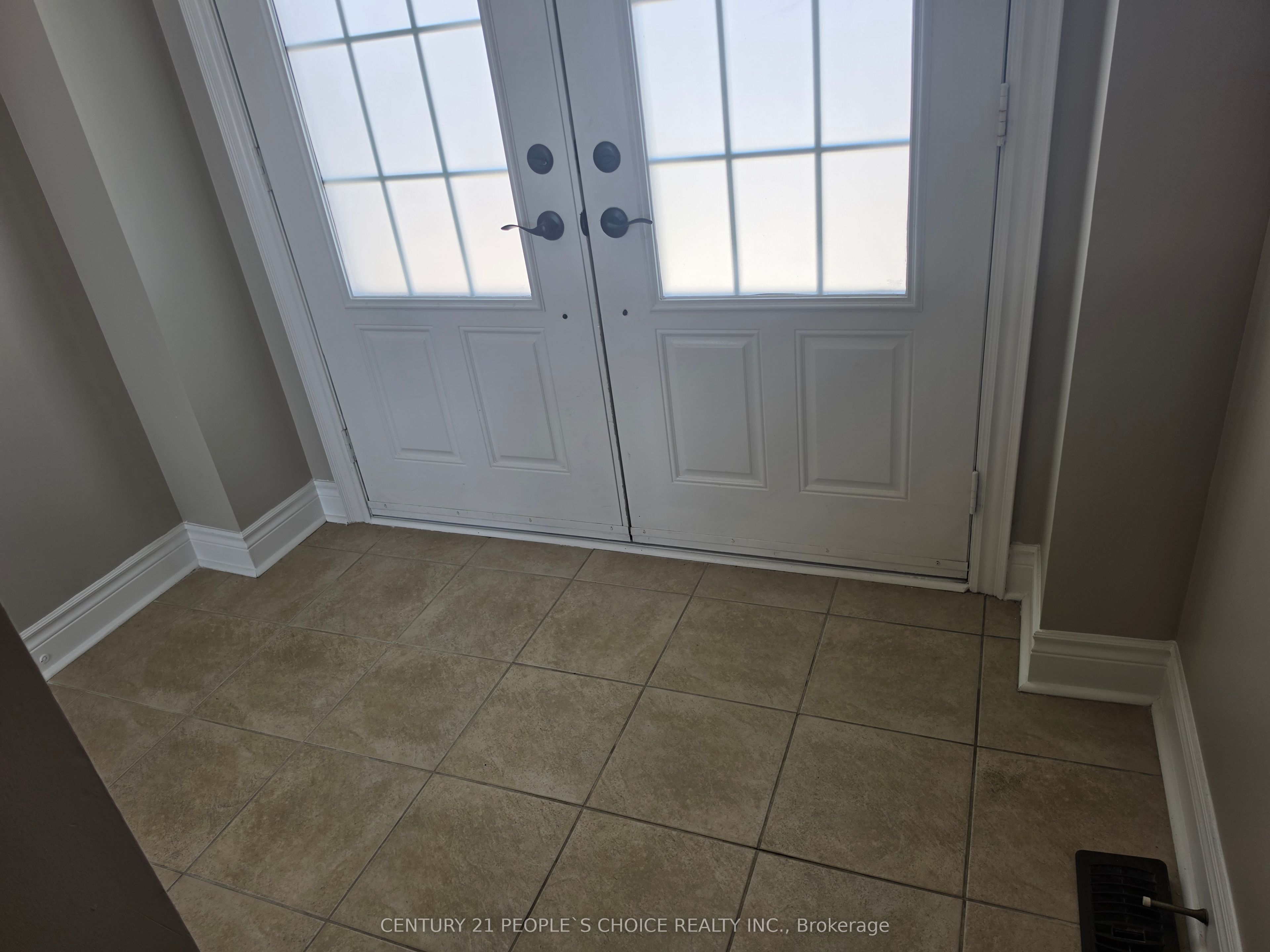 Unit 3 - 320 Ravineview Drive, Vaughan 4