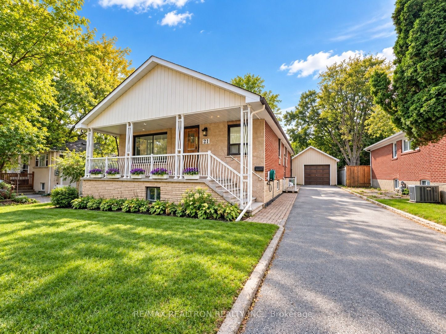 21 Clark Avenue, Markham 2