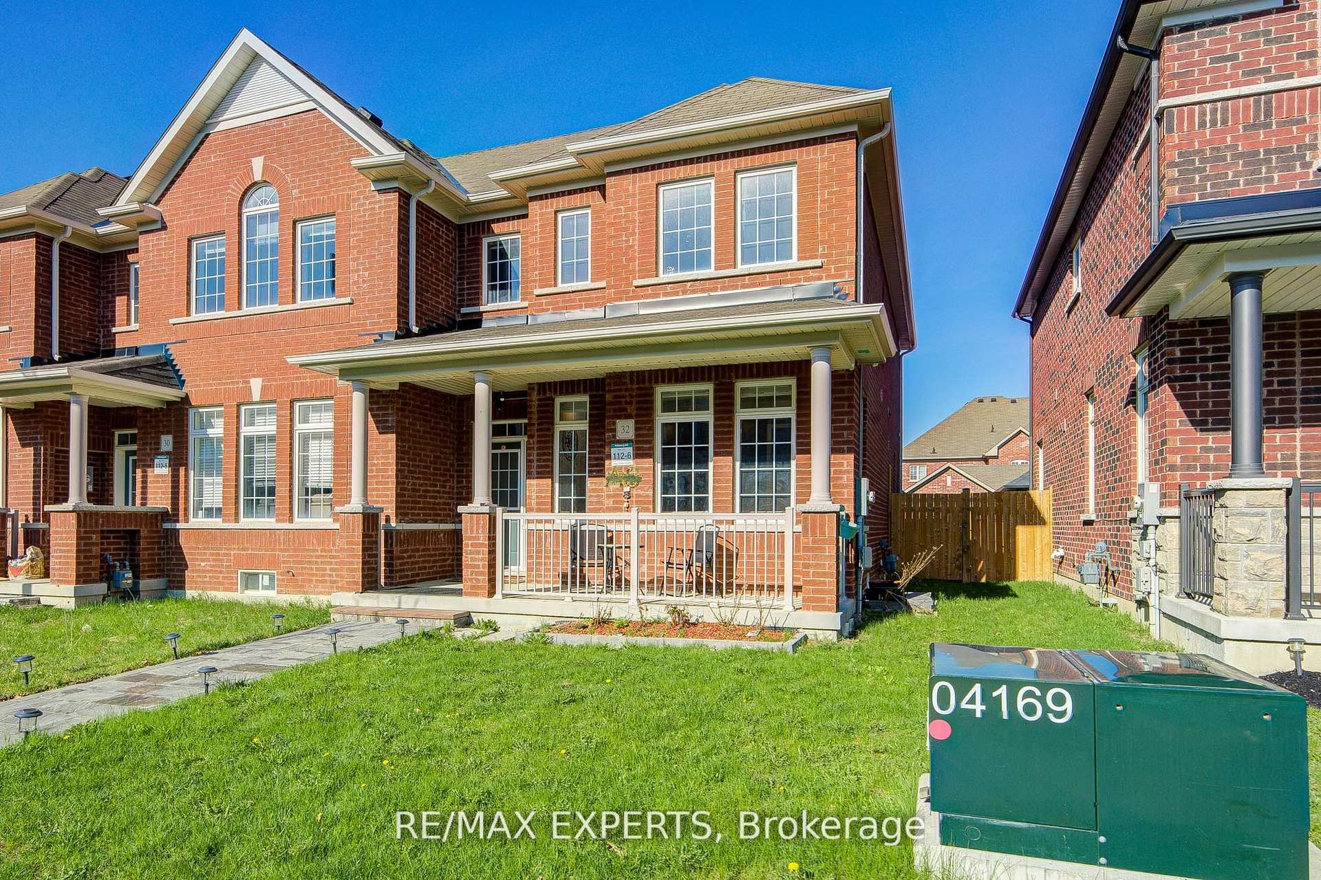 32 Walter Proctor Road, East Gwillimbury 2