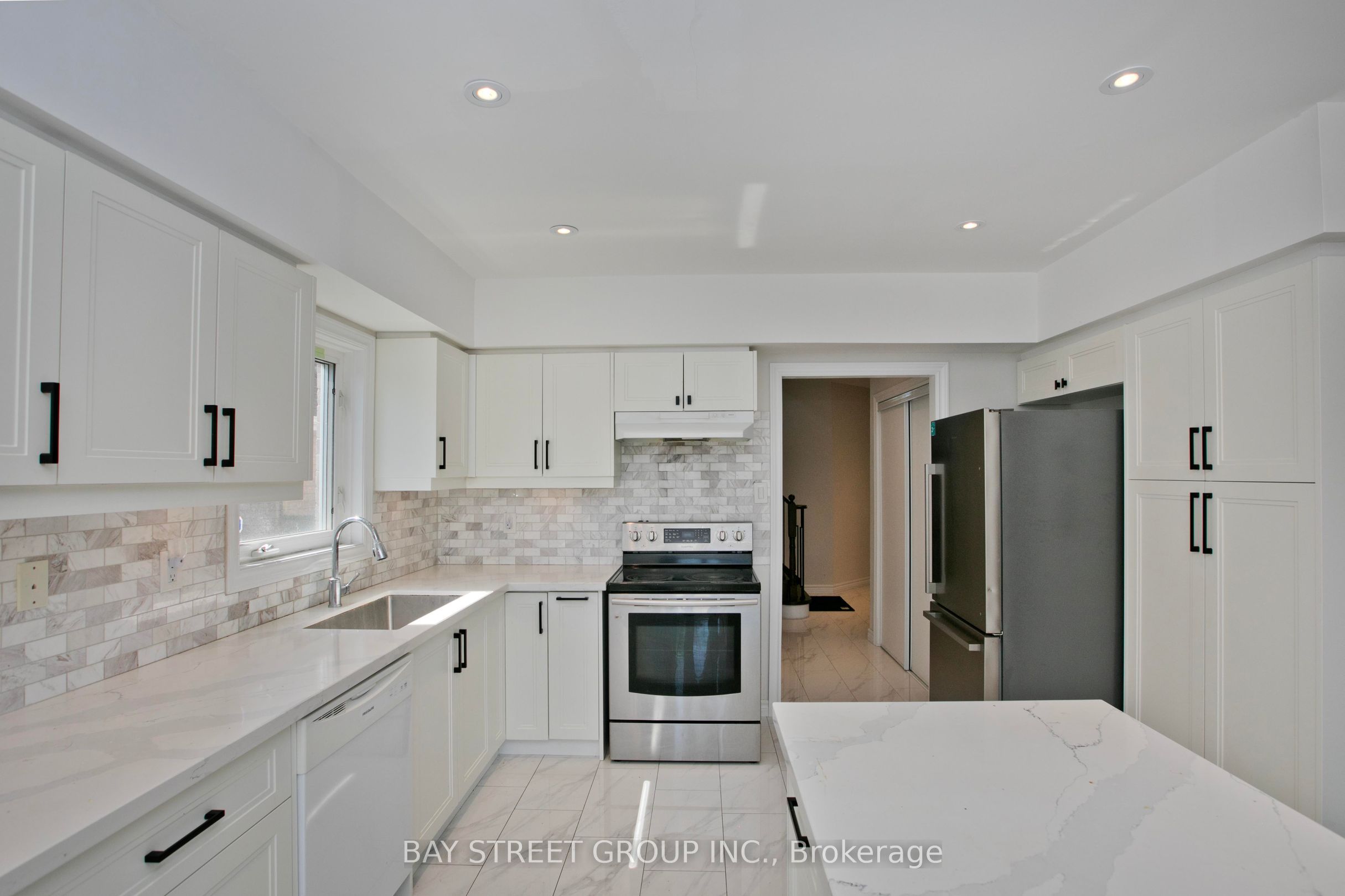 22 Taos Court, Richmond Hill 5