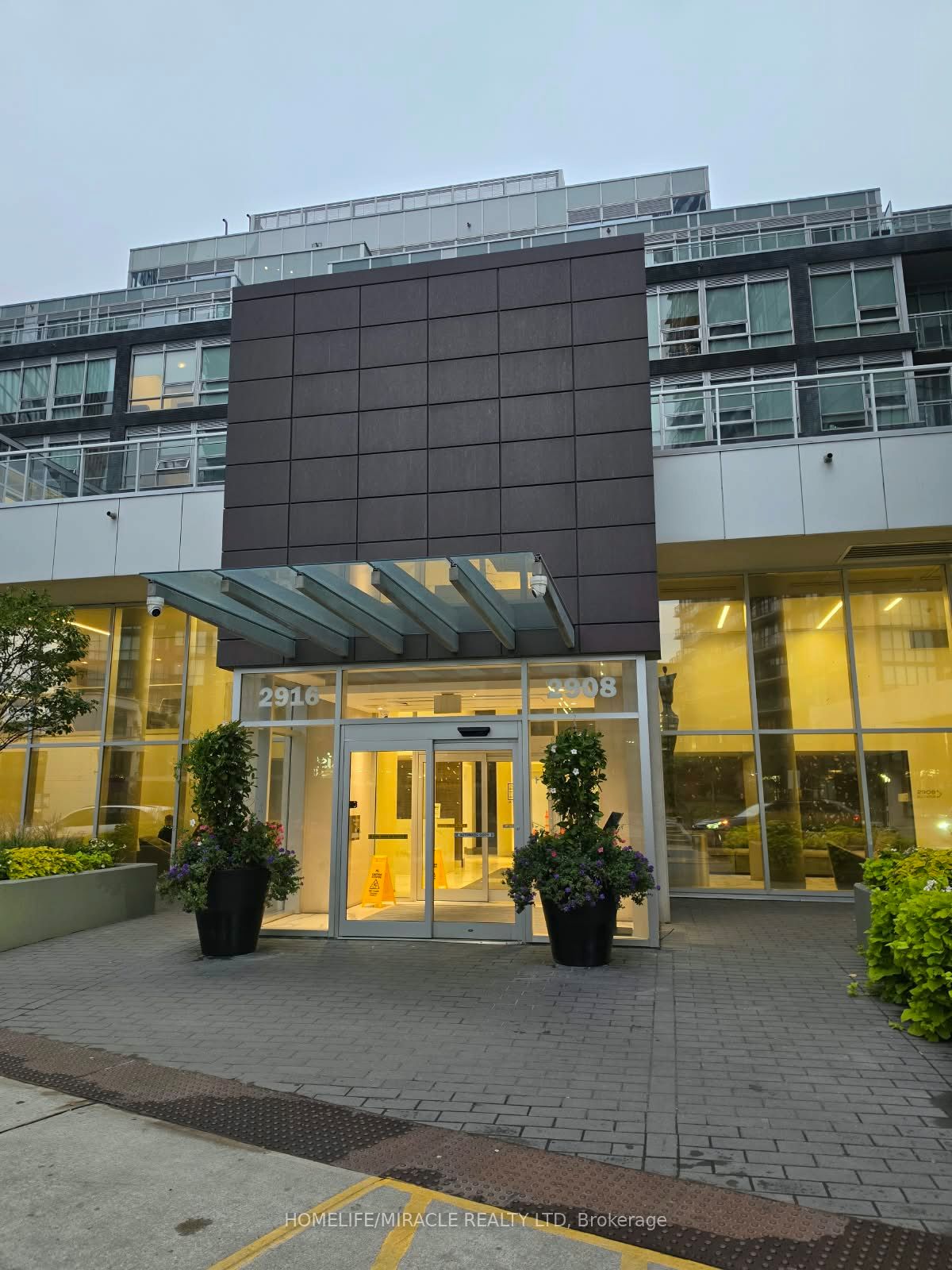 Unit 617 - 2908 Hwy 7, Vaughan 2