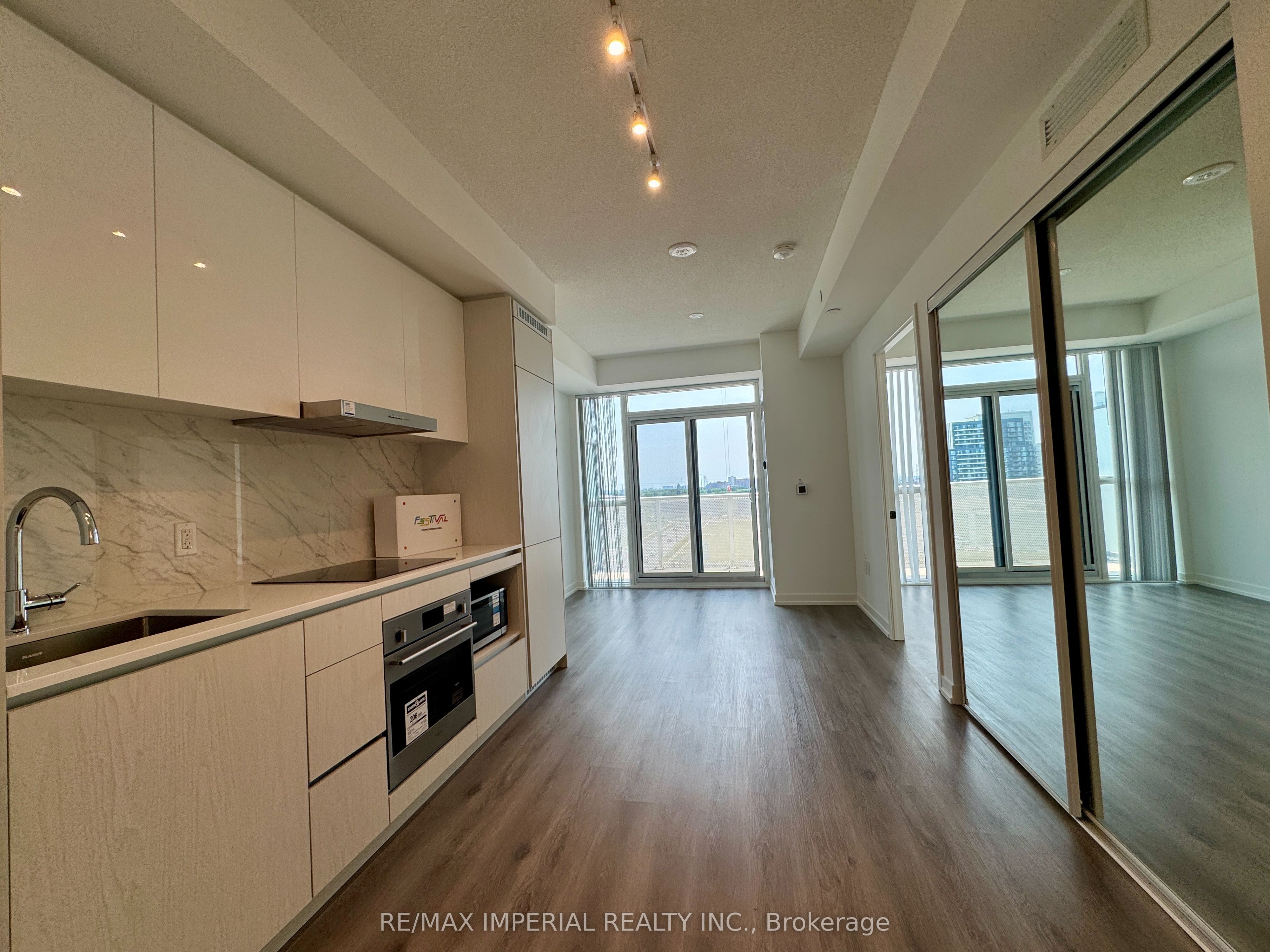 Unit 811 - 28 Interchange Way, Vaughan 4