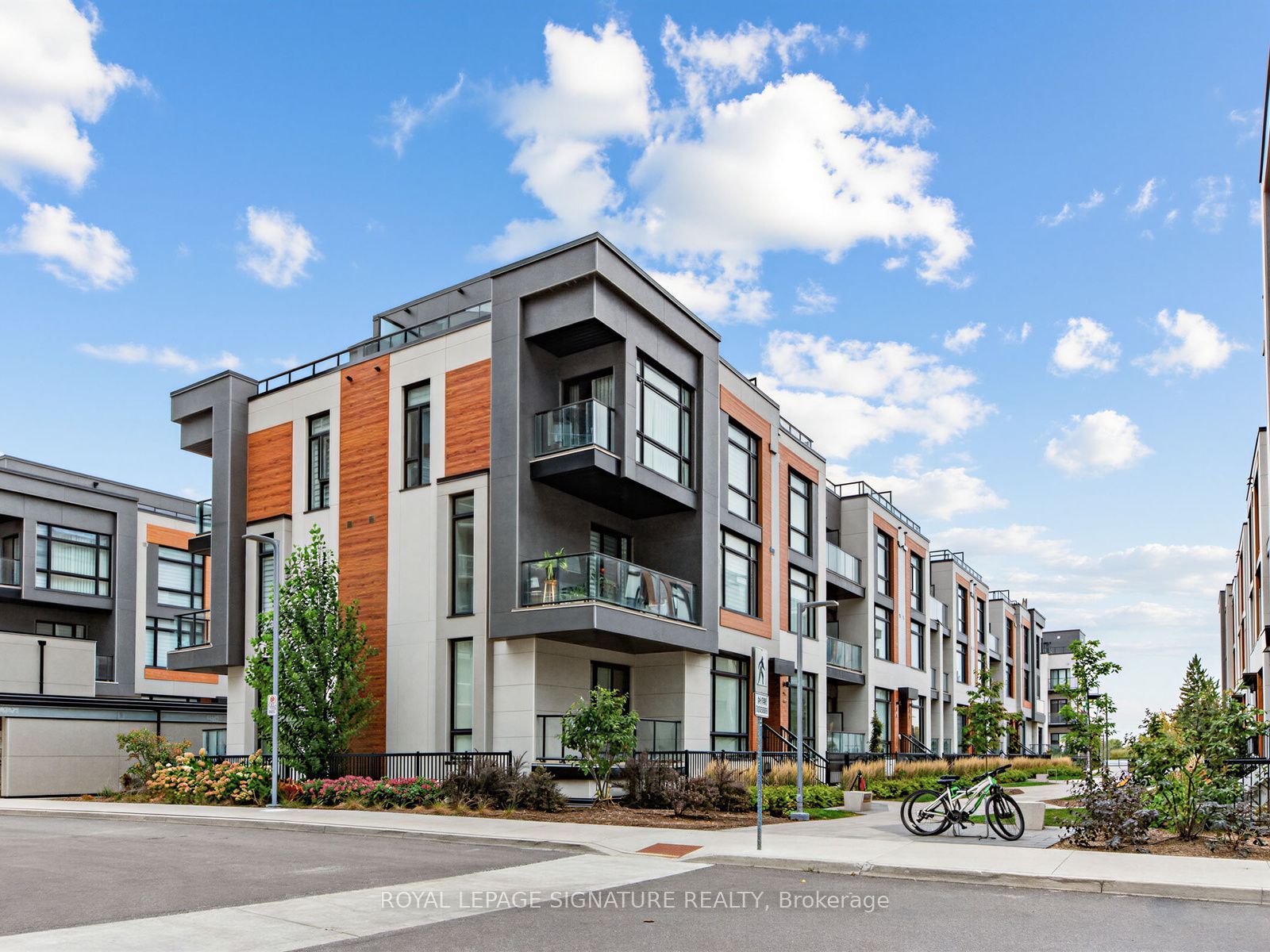 Unit 1014 - 14 David Eyer Road, Richmond Hill 4