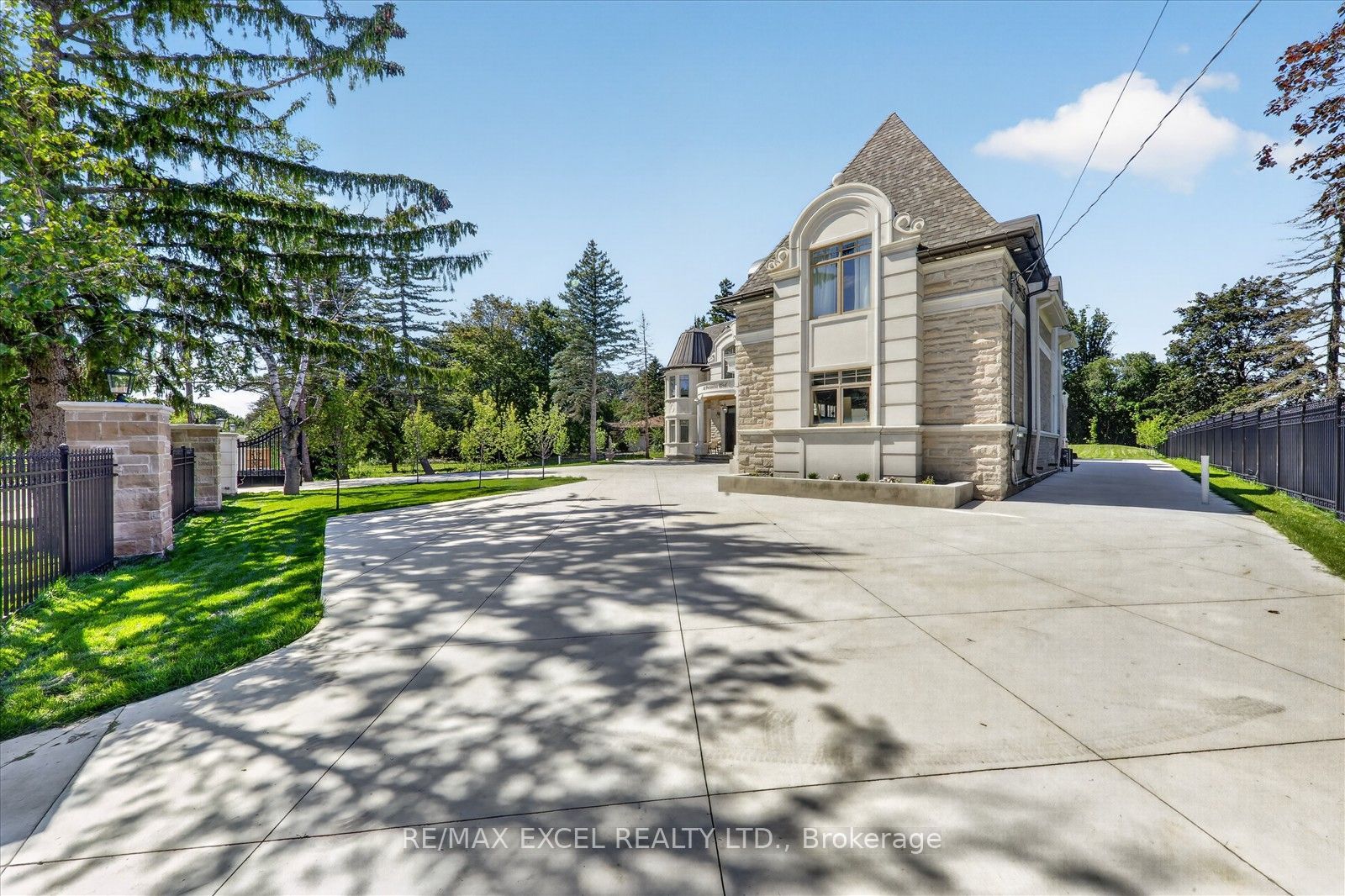 28 Personna Boulevard, Markham 5