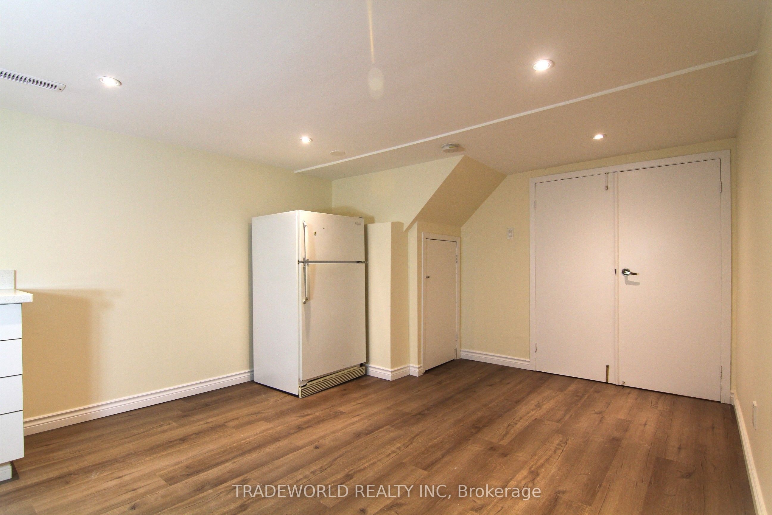 Unit Bsmt - 429 Taylor Mills Drive N, Richmond Hill 3